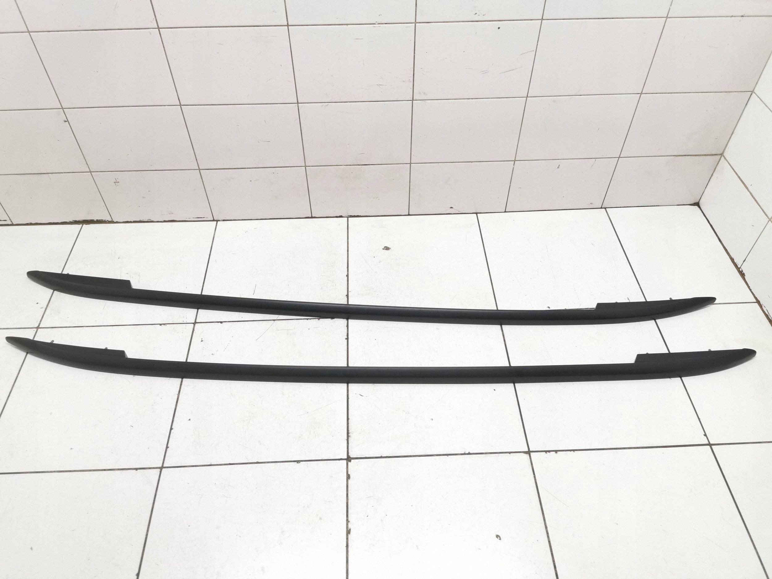 Barras de techo VW OE 5G9860026C negras usadas image 2