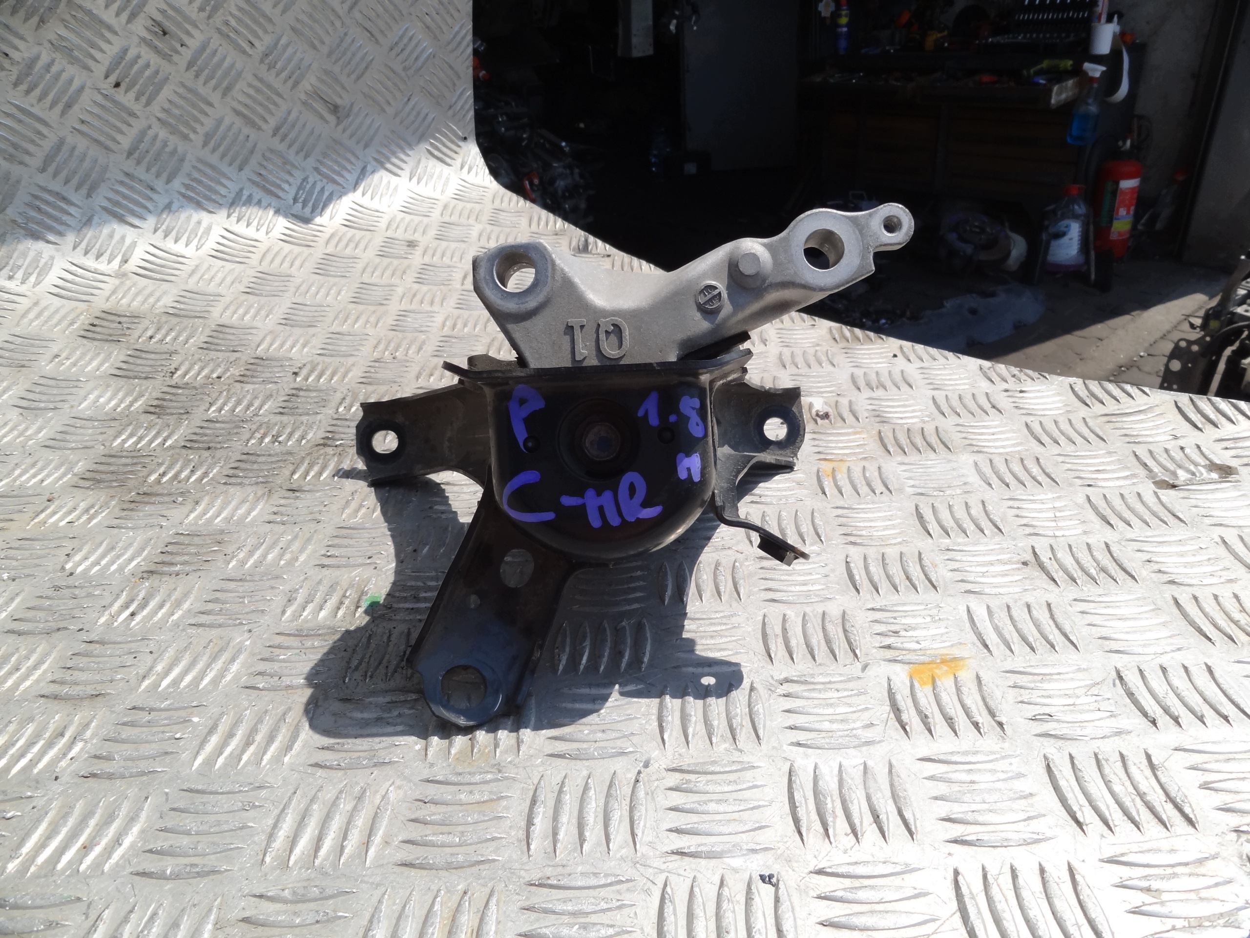 Toyota C-HR 2016 1.8 Hybrid Engine Mount Right OEM 12315 37060