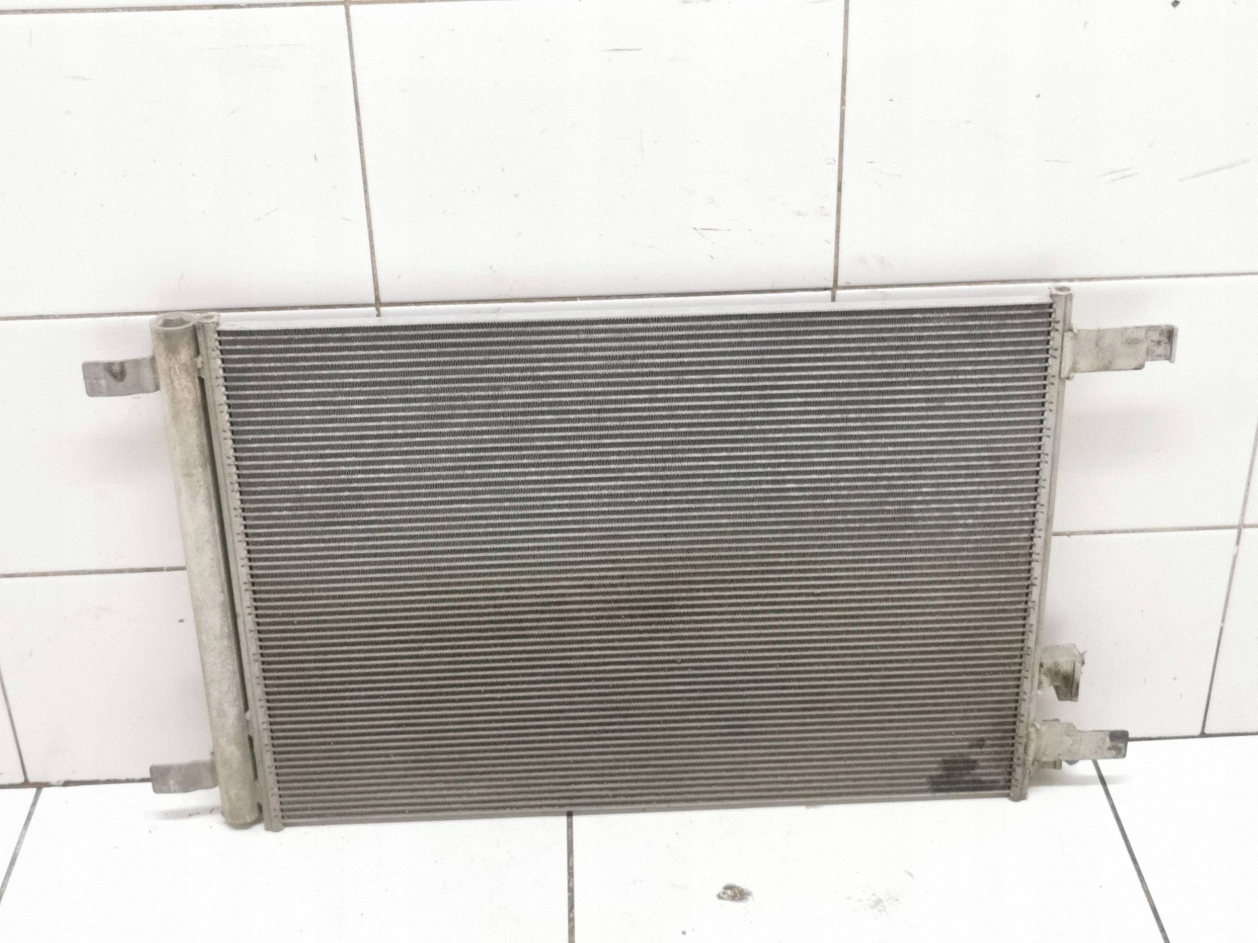 Condenseur clim VW Golf VII 2020 OEM 447740 image 6
