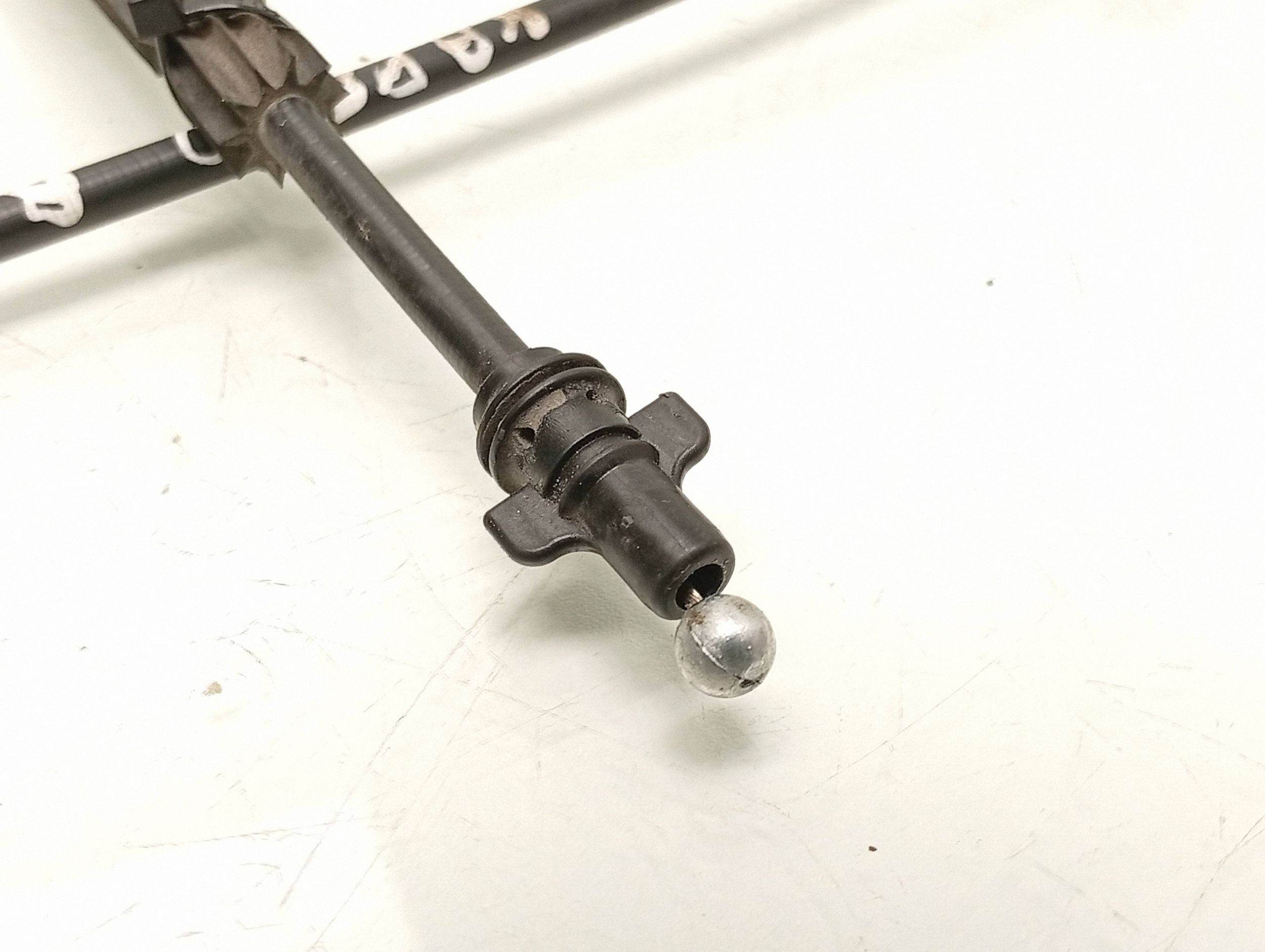 Câble de capot VW Golf VII Passat B8 5G0823535 image 3