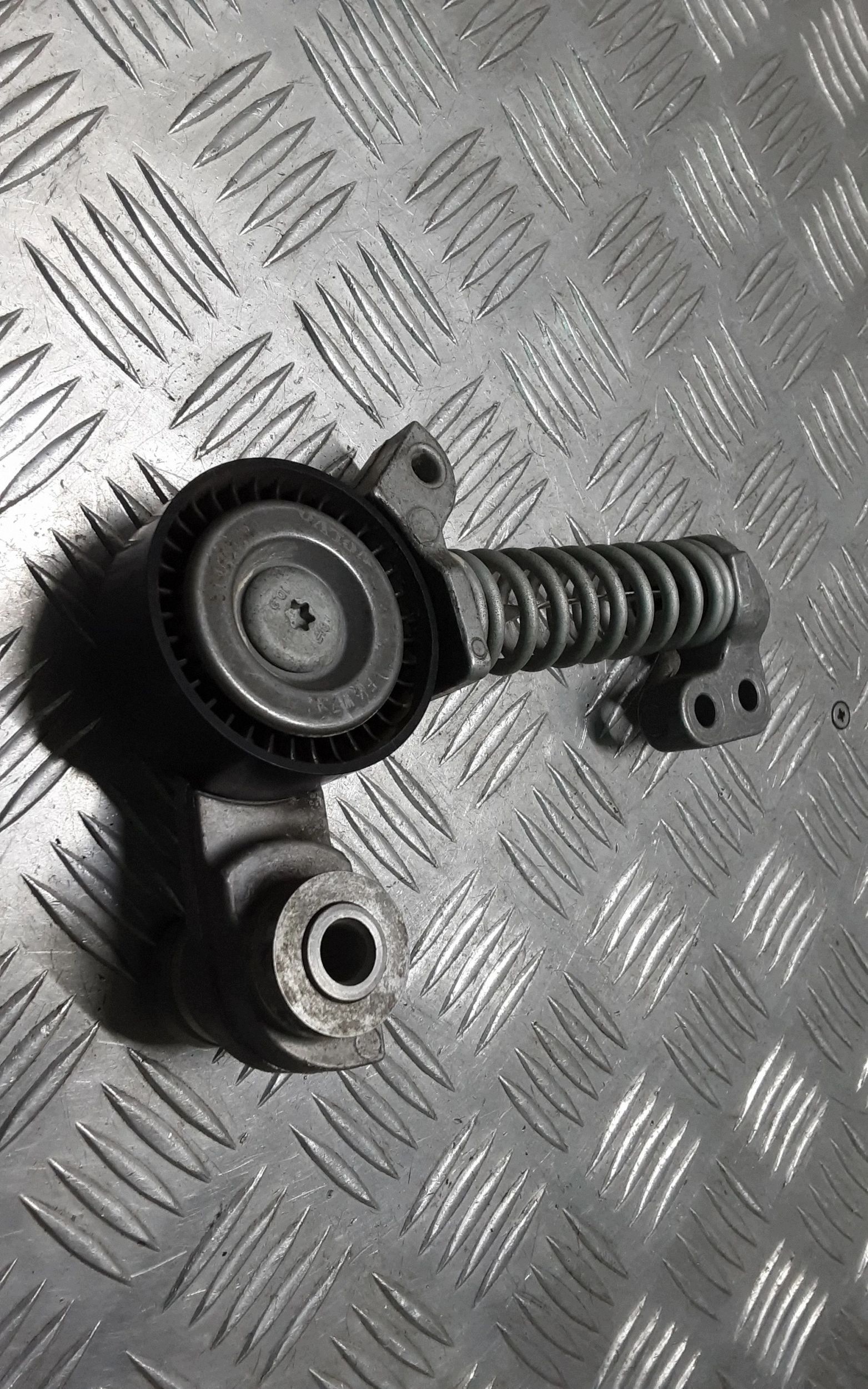 Volvo XC90 Spanrol alternator 31460374 image 2