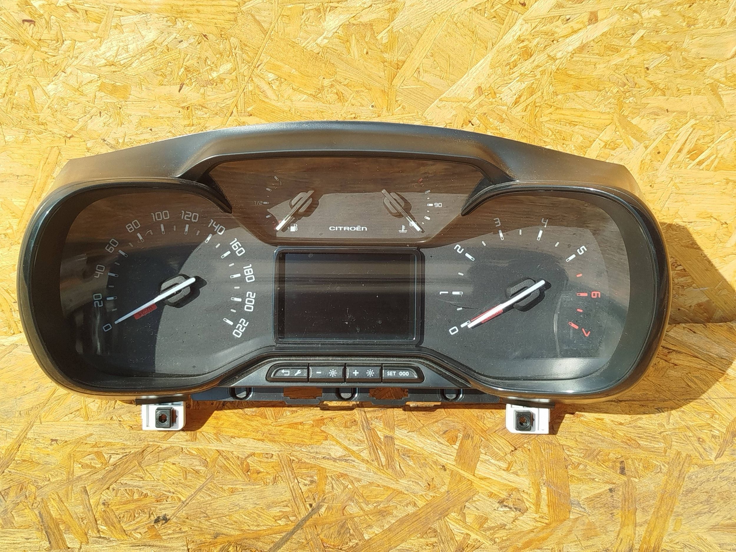 983755368000 Counter Citroen C3 front image 2