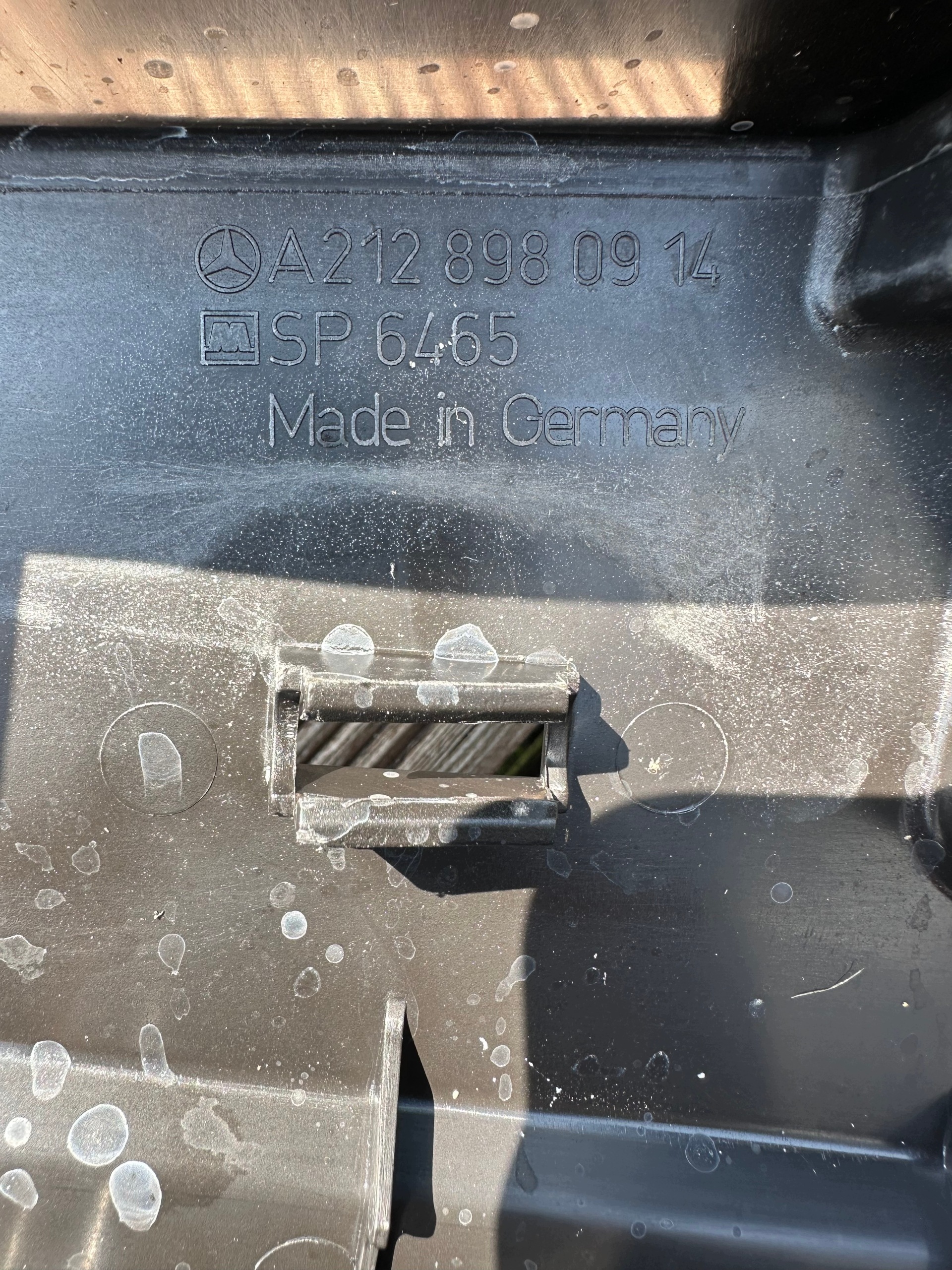Mercedes W207 W212 Einsatz für Wagenheber A2128980914 image 6