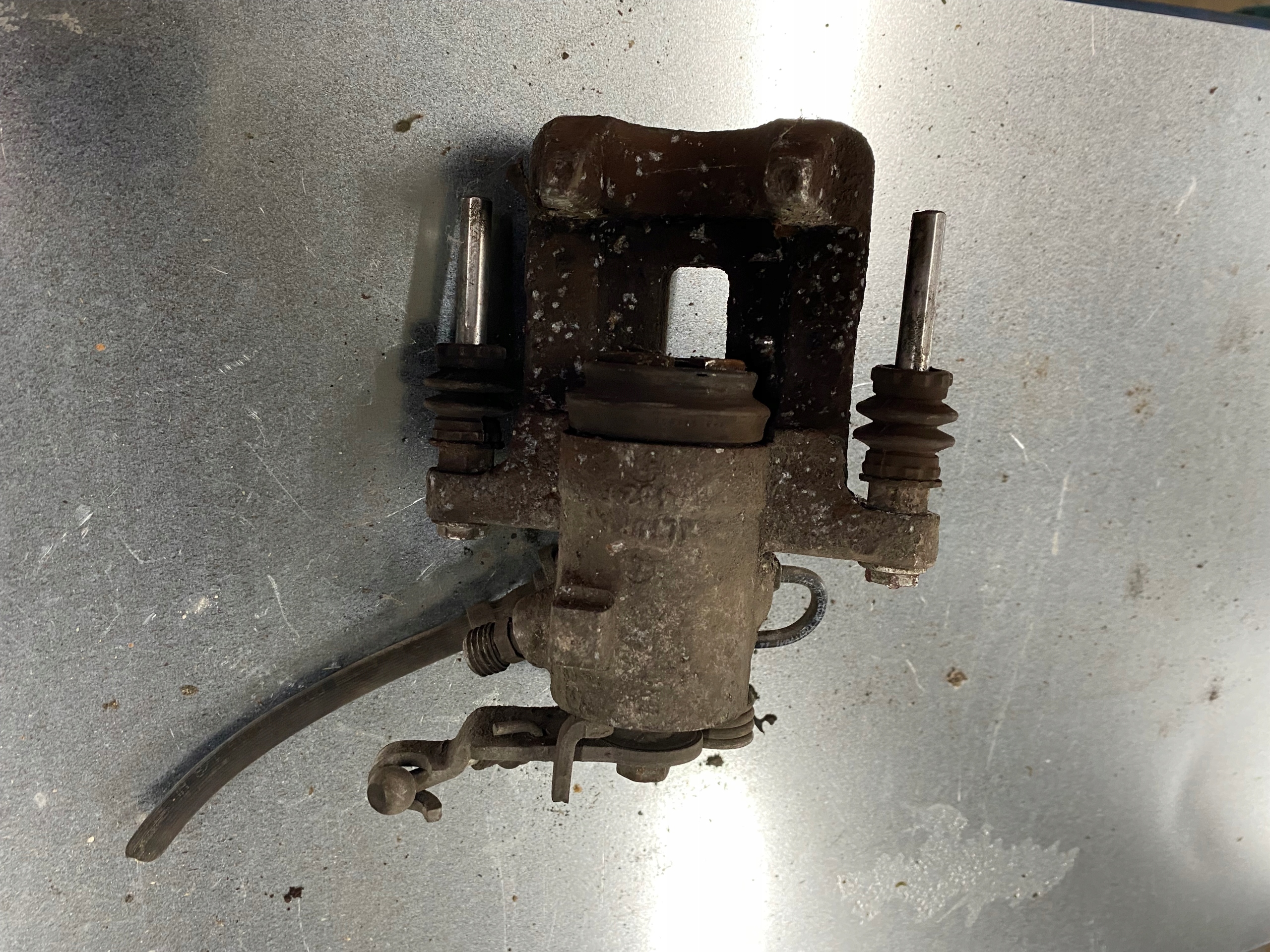 VW Golf VI 6 Jarrukenkä Oikea Taka TRW 12121211