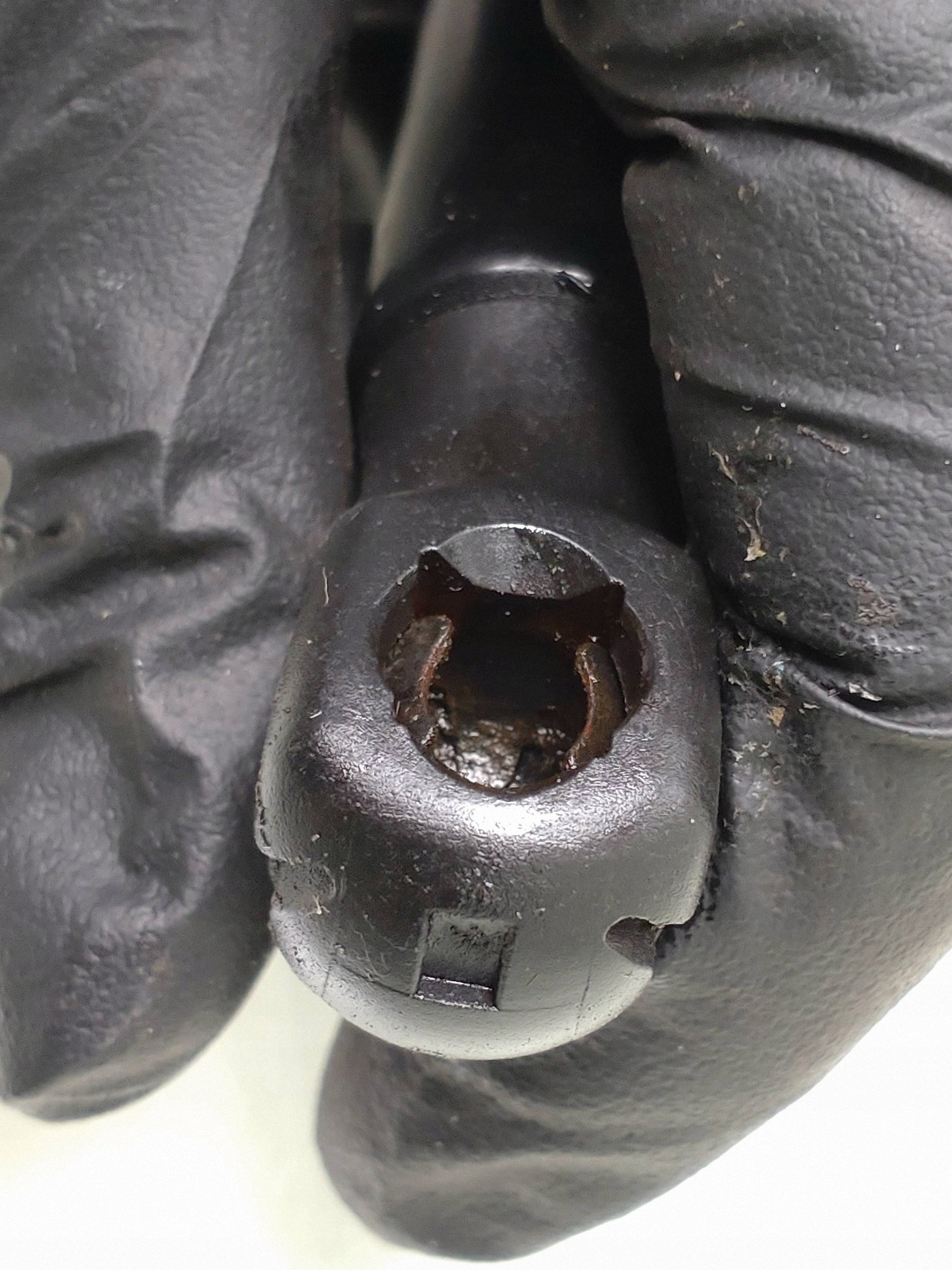 Amortecedor da tampa do porta-malas Volvo V60 2015 lado esquerdo OEM 31395910