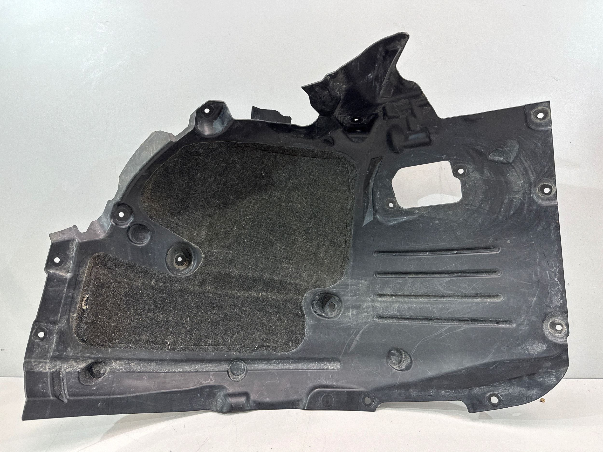 BMW 7 G70 Radhauskale Vorne Links