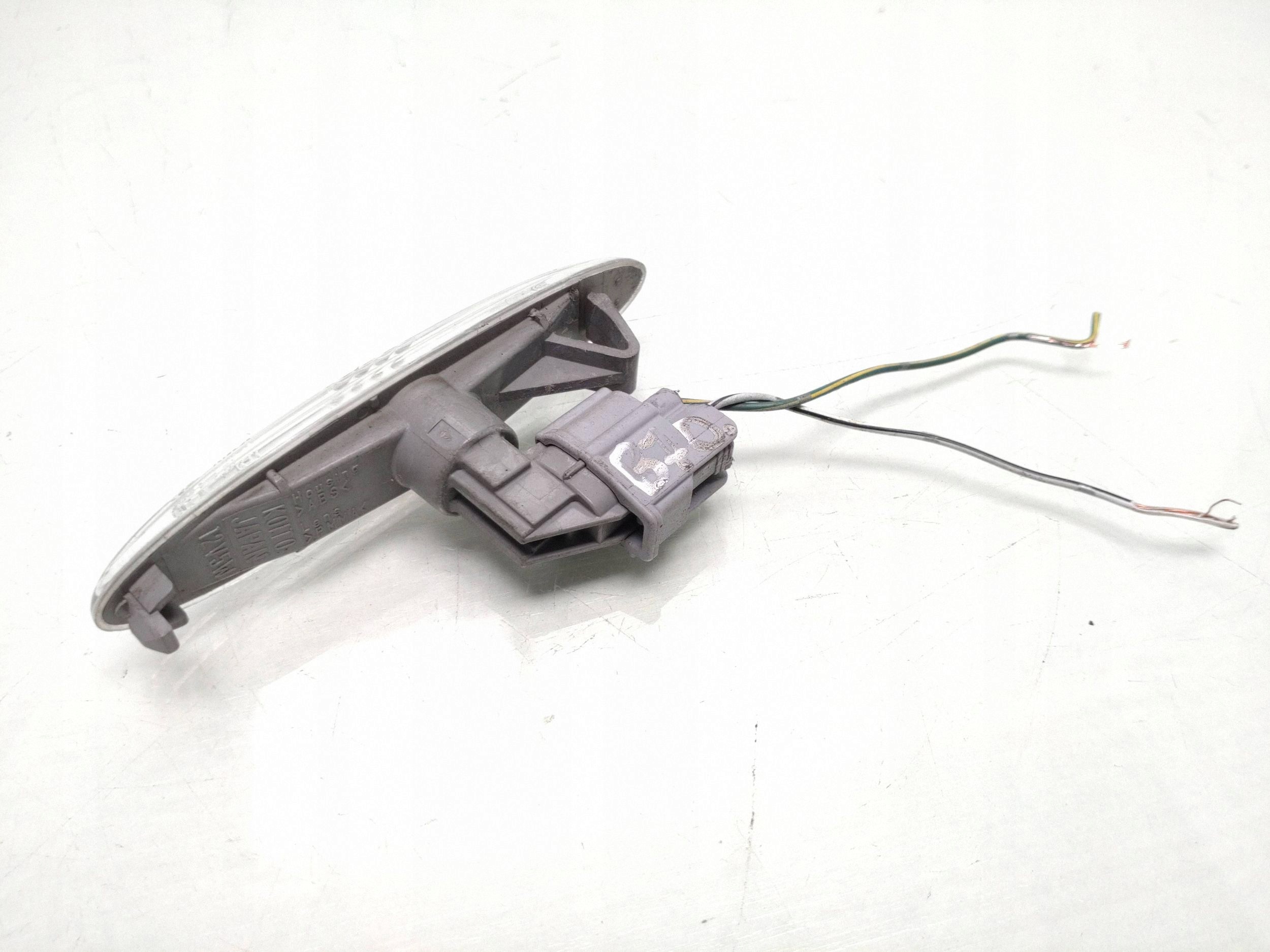 2007 Lexus SC 430 Direction indicator in mud 8173030131 image 3