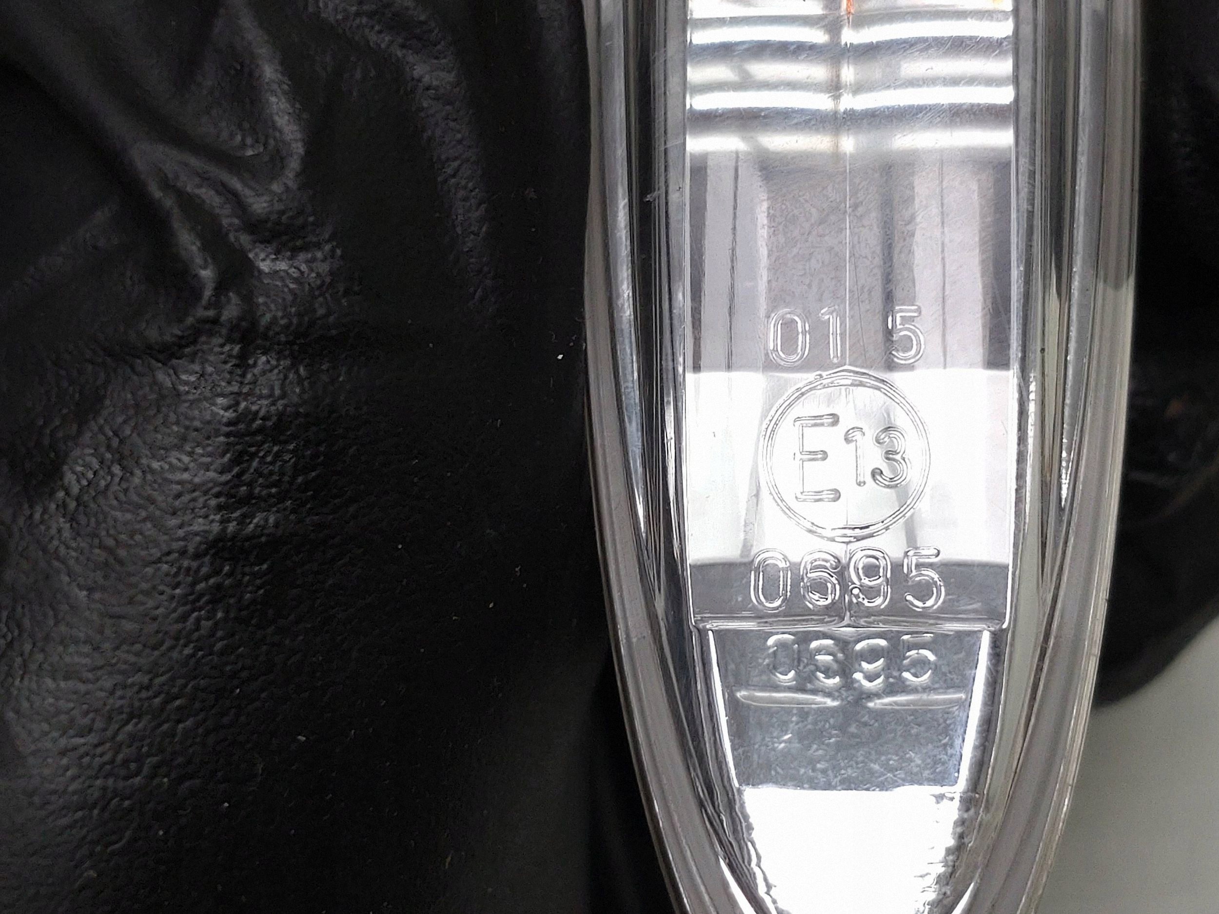 2007 Lexus SC 430 Direction indicator in mud 8173030131 image 6