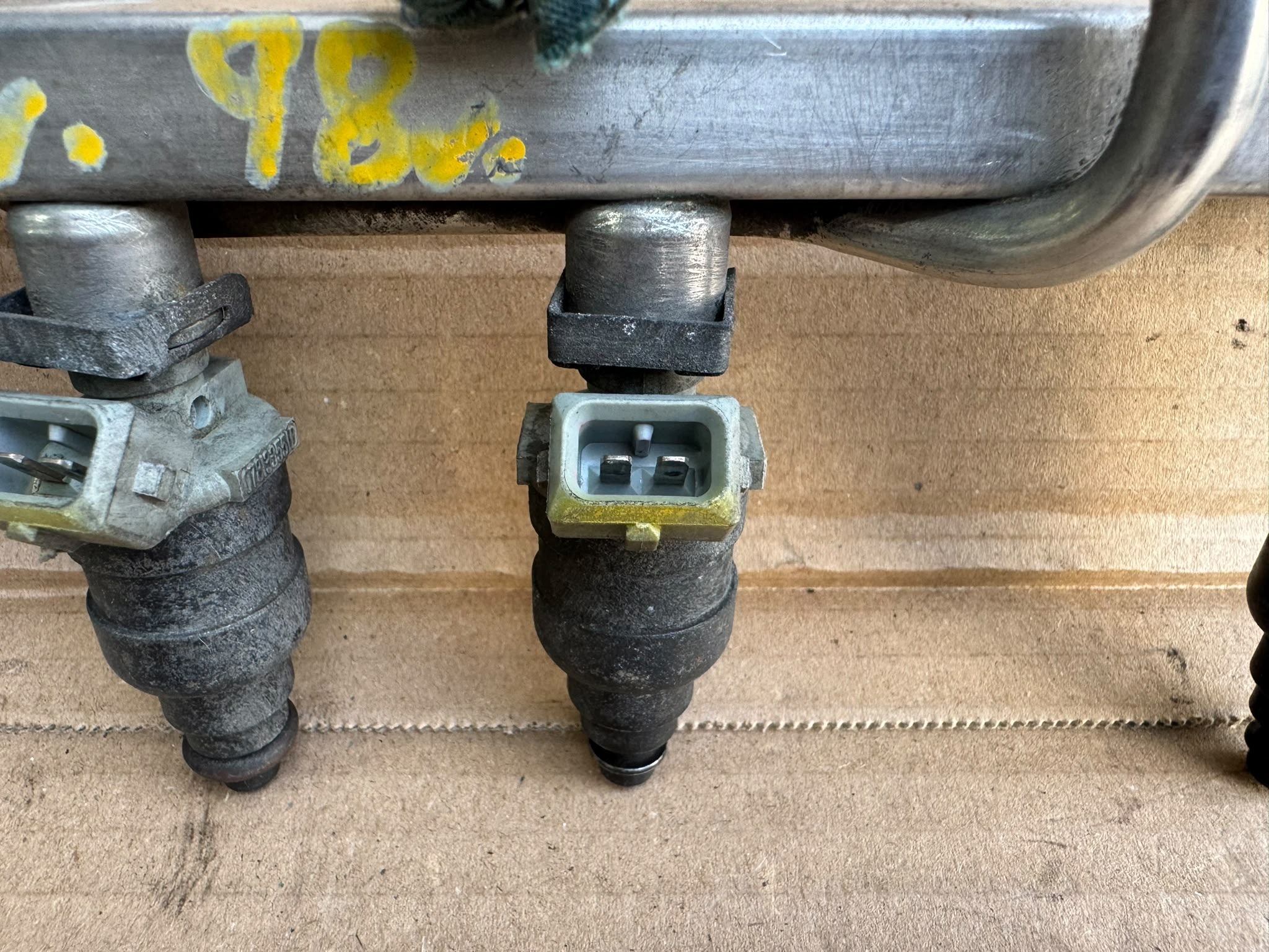 Einspritzleiste Audi A4 B5 VW Passat B5 1,6B 8V