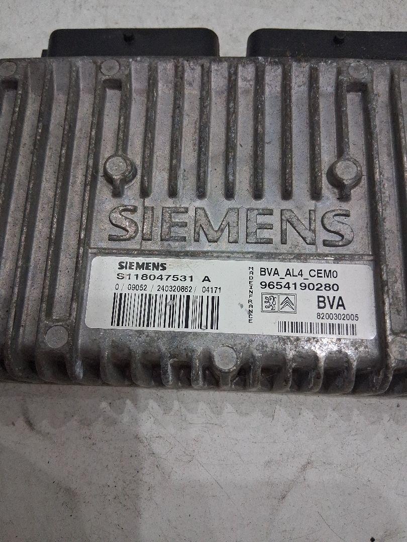 Engine Control Unit Peugeot 307 9654190280