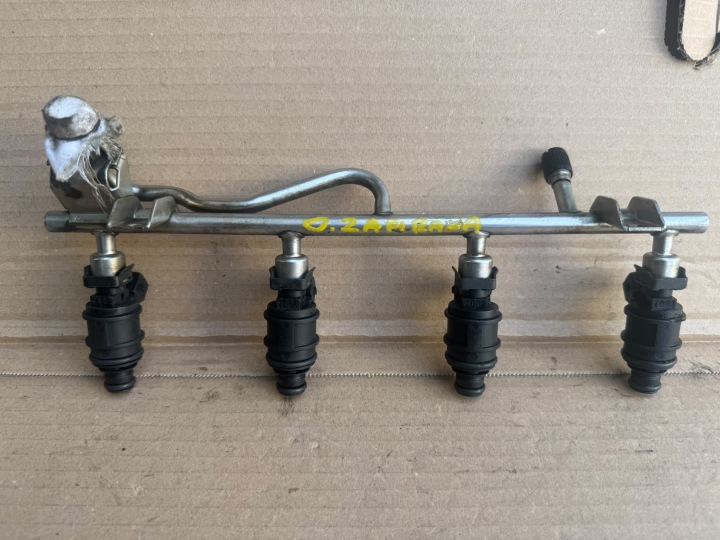 Rampa iniezione carburante Opel Zafira A Astra II G 1.8B 16V 90536149
