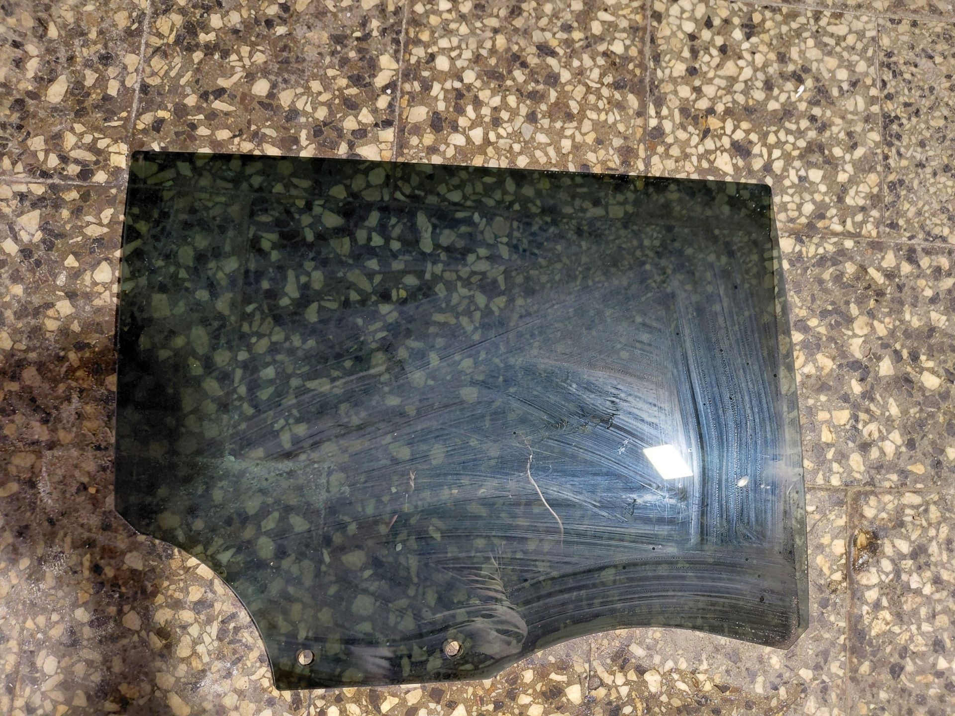 Vidro Porta Traseira Direita Peugeot 2008 II 19- 9825586480