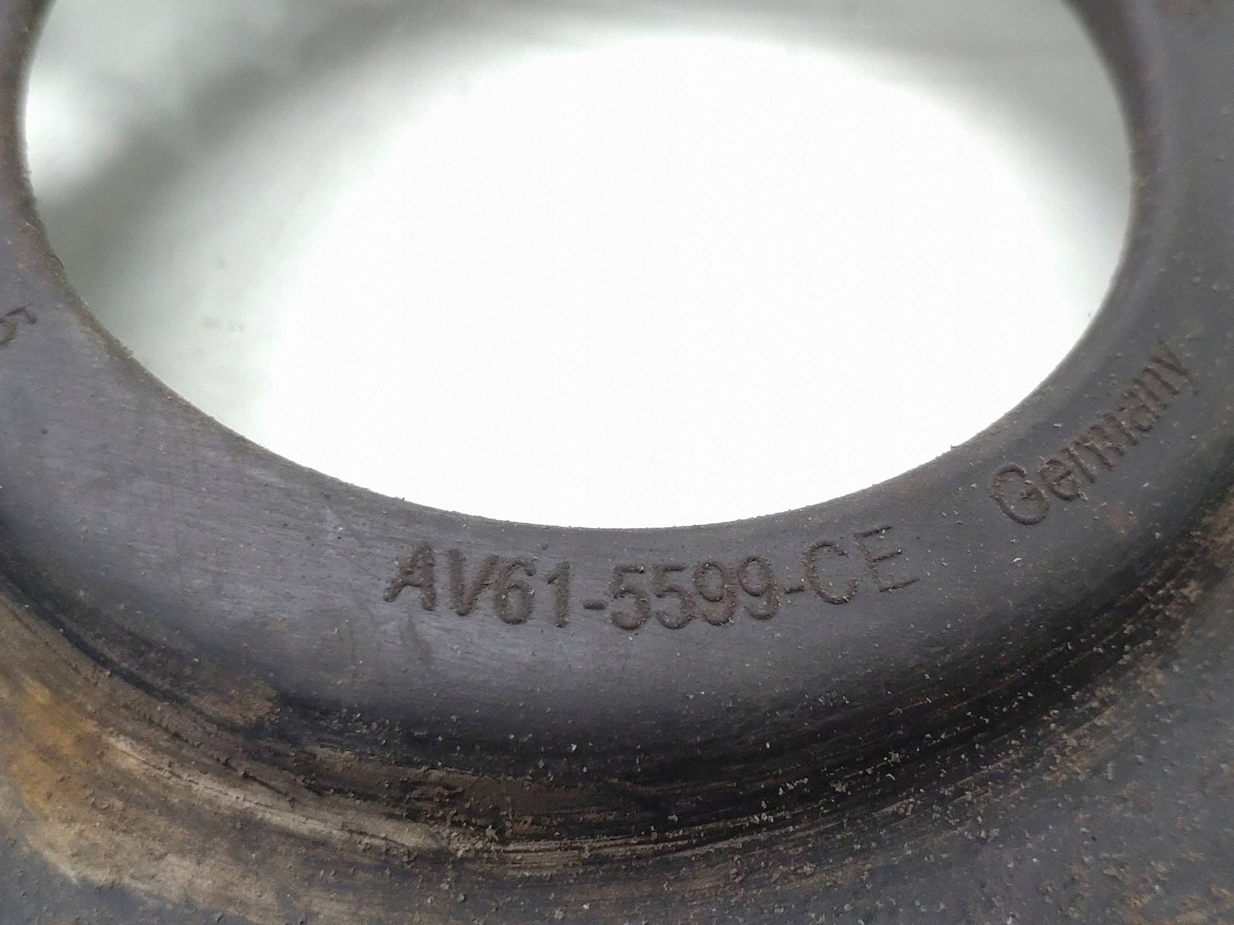 2018 Volvo V40 Gummifjäder Bak AV615599CE image 4