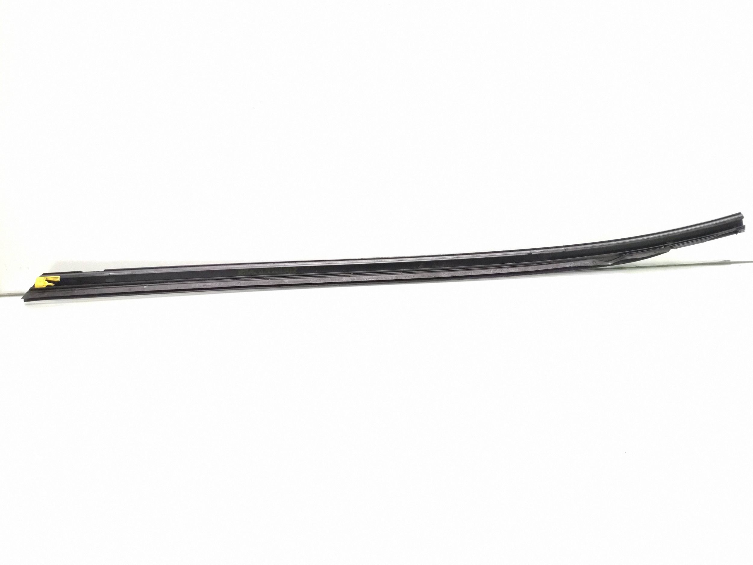 Volvo S60 I V70 II Windschutzscheibenleiste links 39992702 image 5