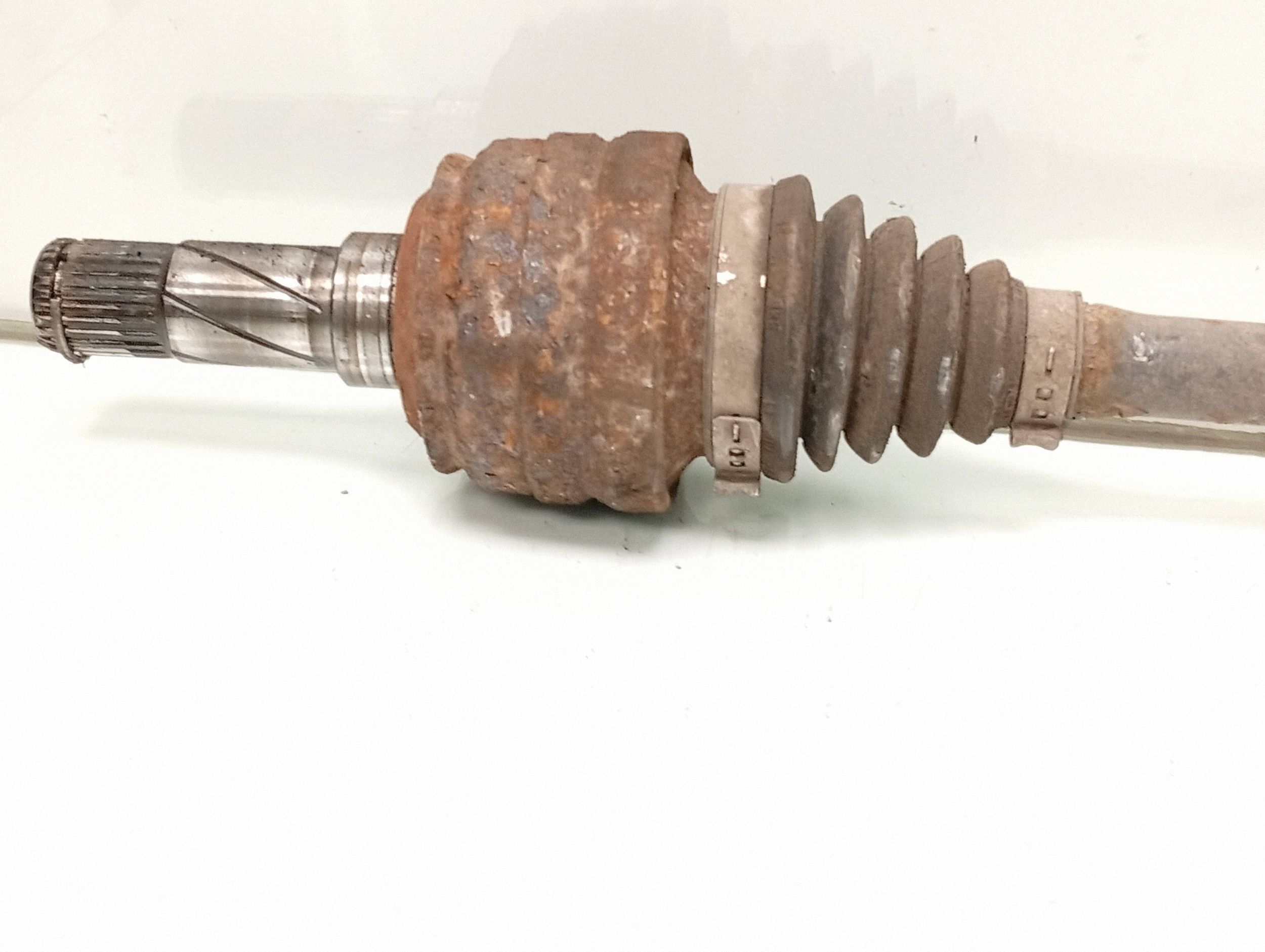 Volvo XC70 taka puoliakseli 30735647