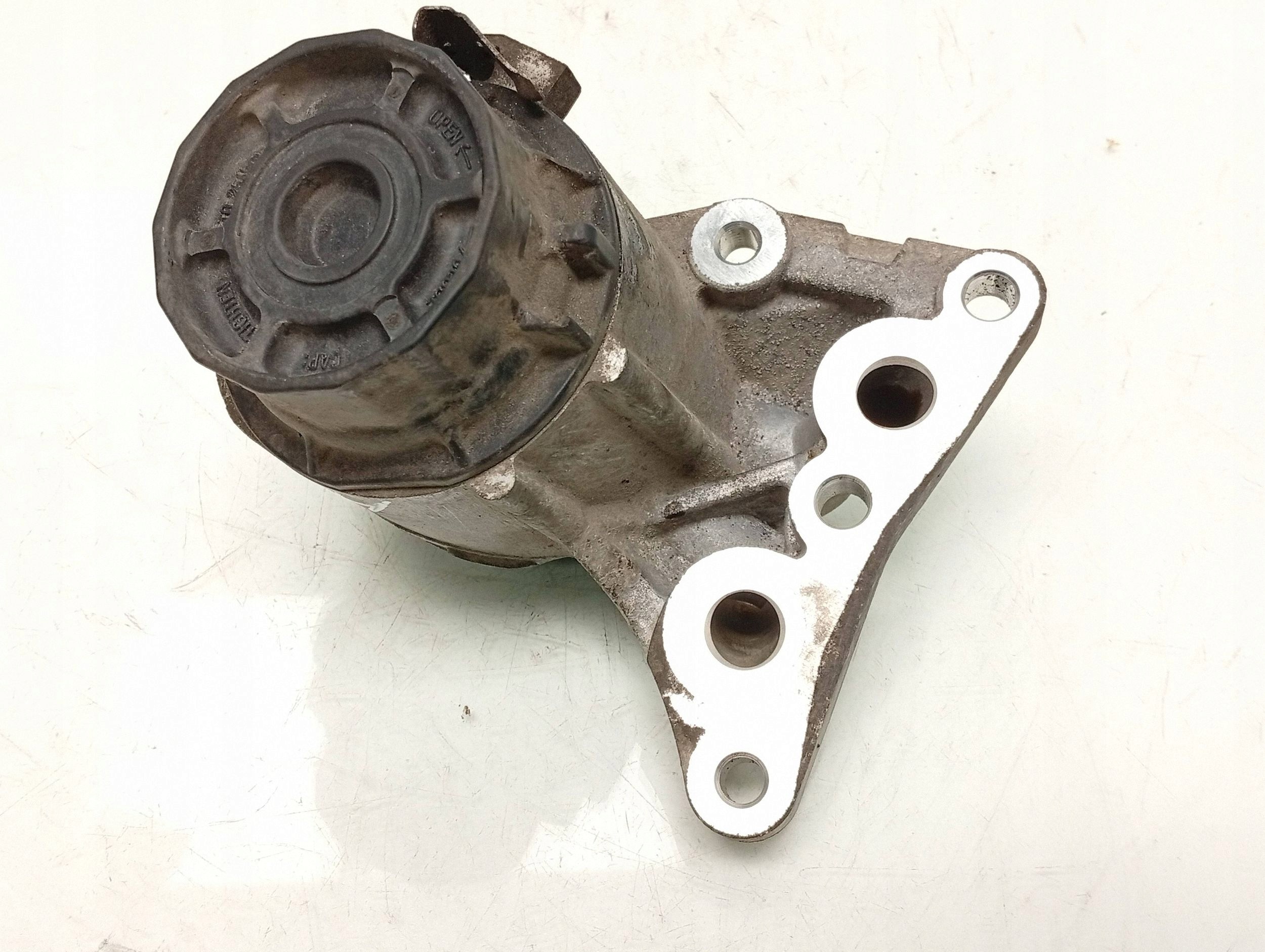 Toyota Auris E180 Ölfiltergehäuse FRC130784 image 2