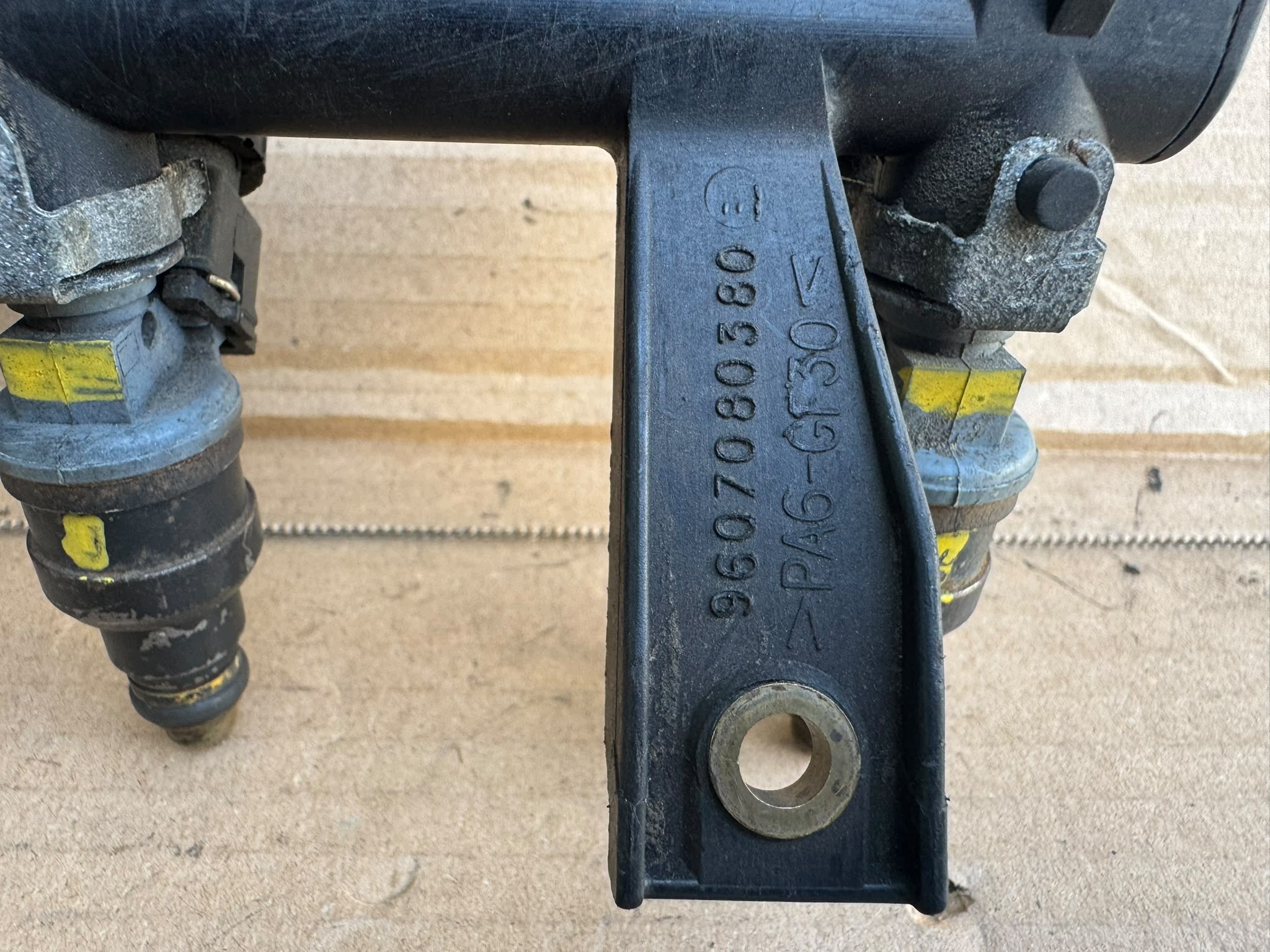 Einspritzleiste Kraftstoff Peugeot 306 106 1,6B 8V