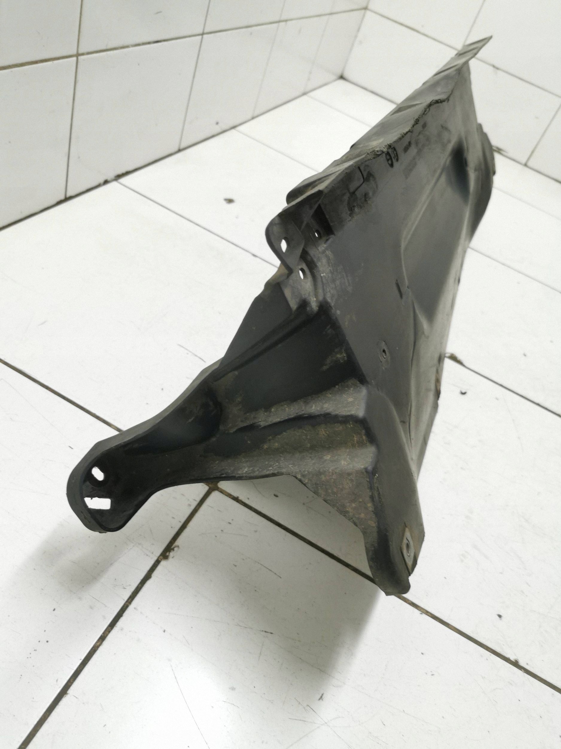 Paraspruzzi anteriore Ford Transit 2019 OE Gk31v001a06a image 3