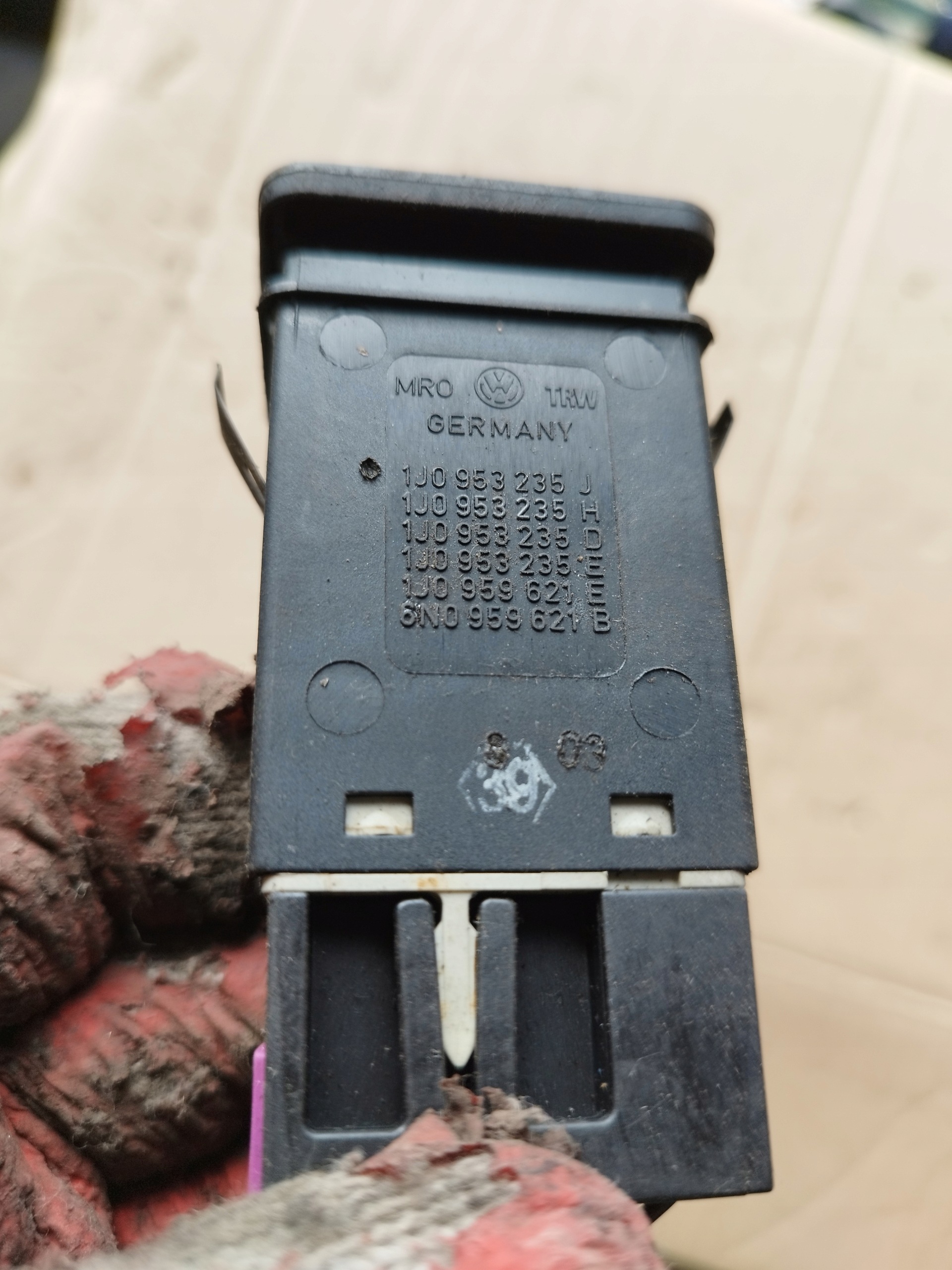 Interruptor VW Golf 2002 1J0953235J Usado image 4