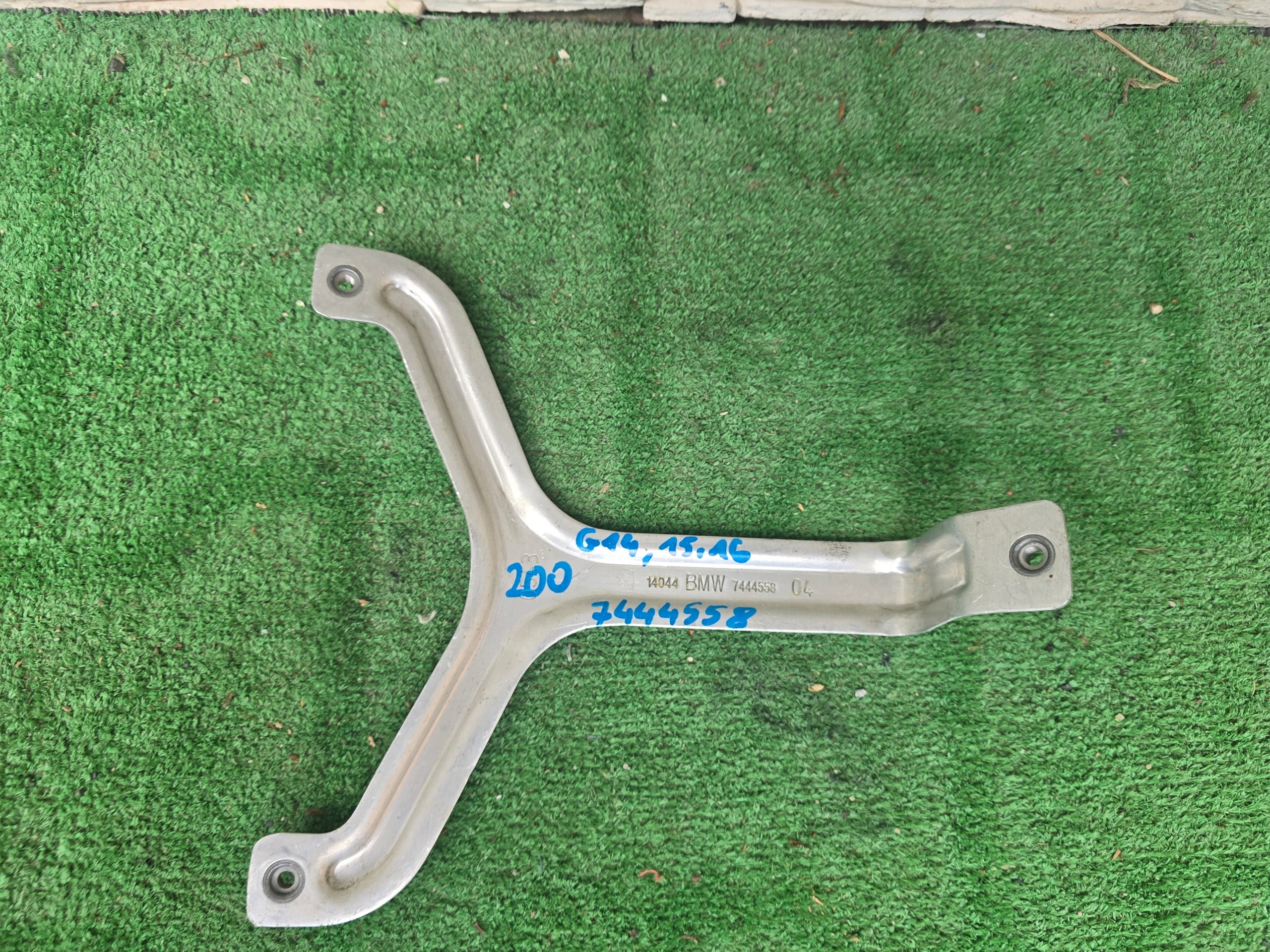 BMW 8 G14 G15 G16 kiinnike 7444558