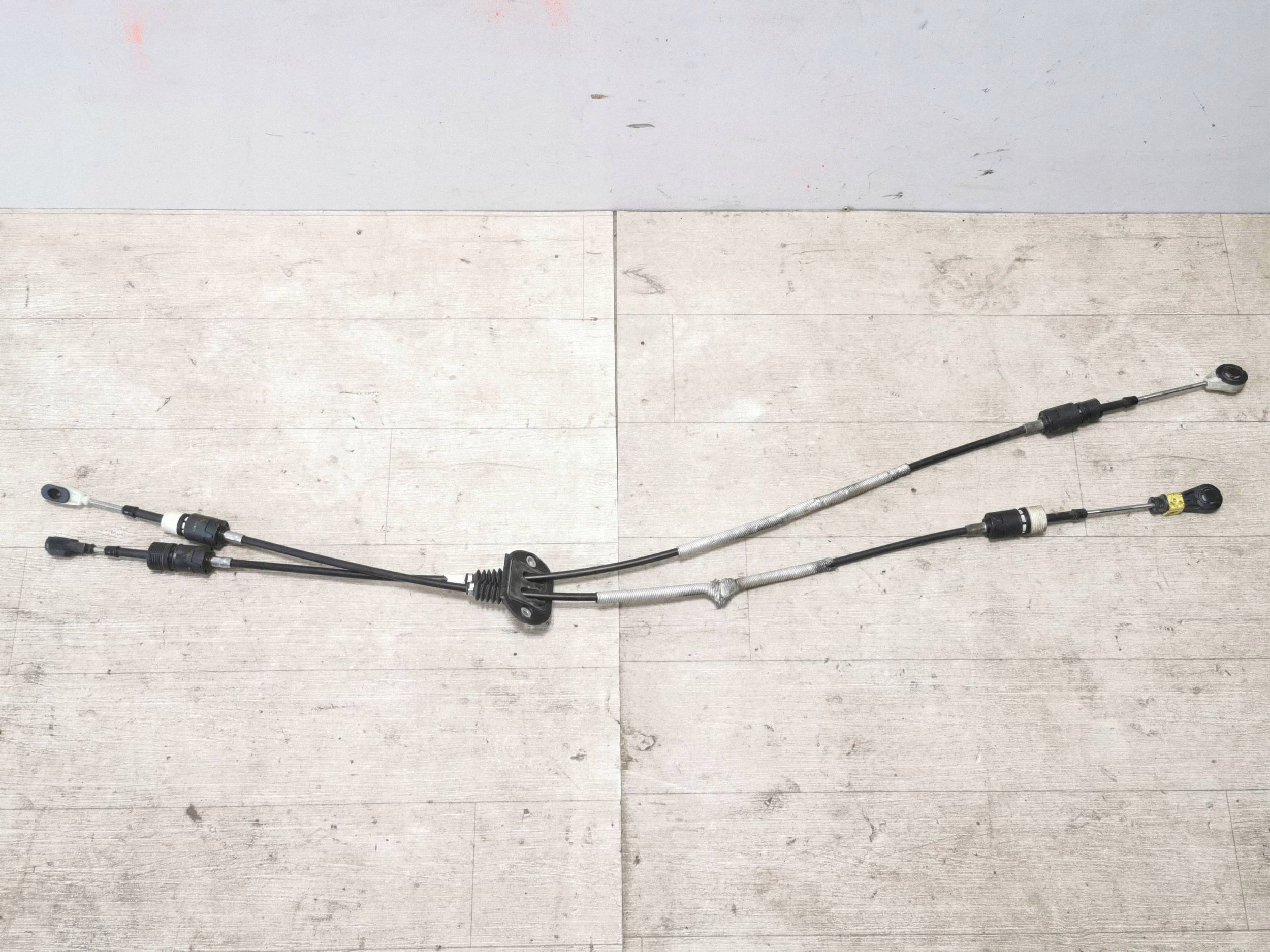 2016 Volvo V40 Gear Shift Cables 4YTA058