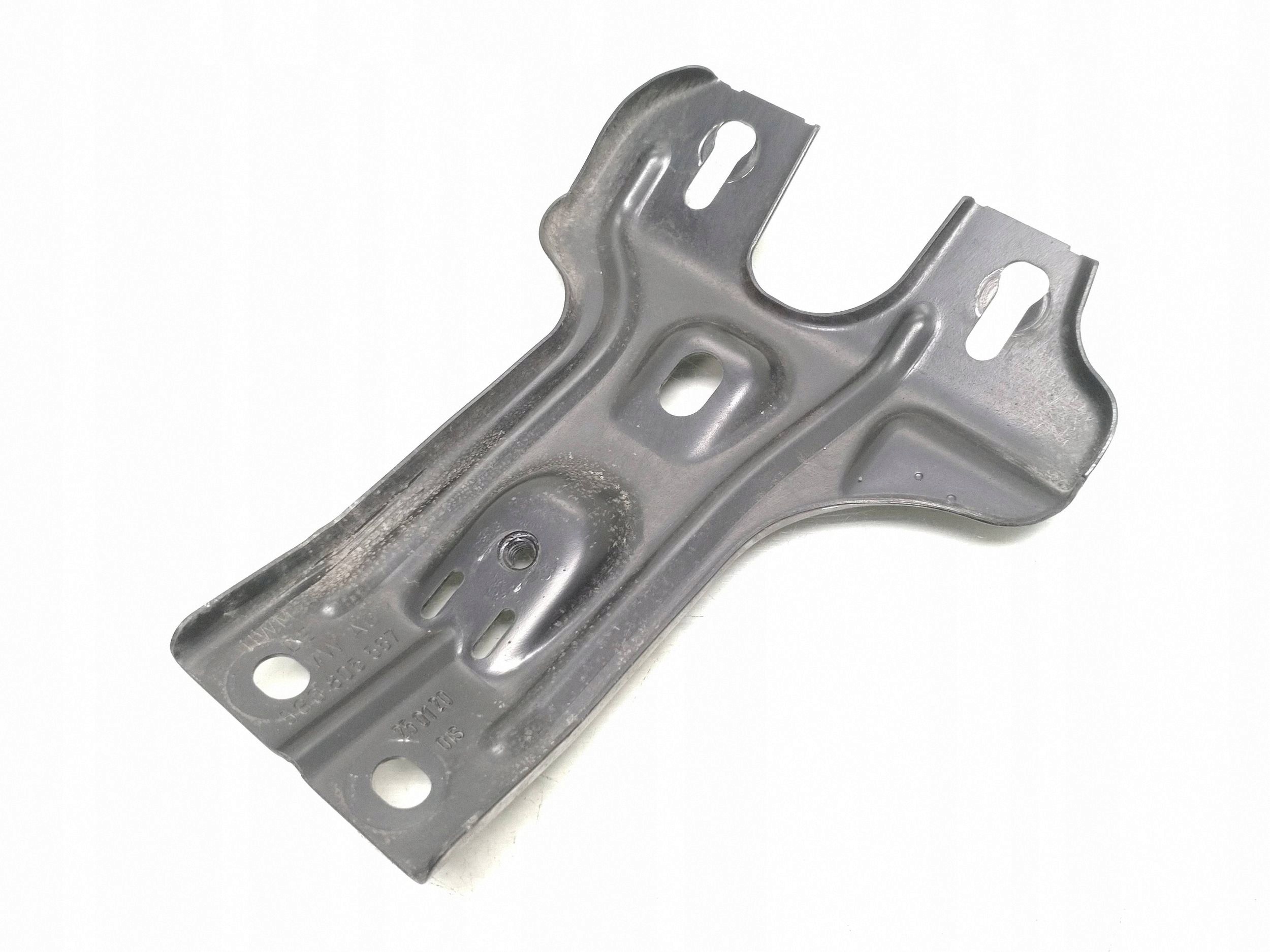 Fixation support serrure VW Golf VII VI OE 5G0805567 image 2