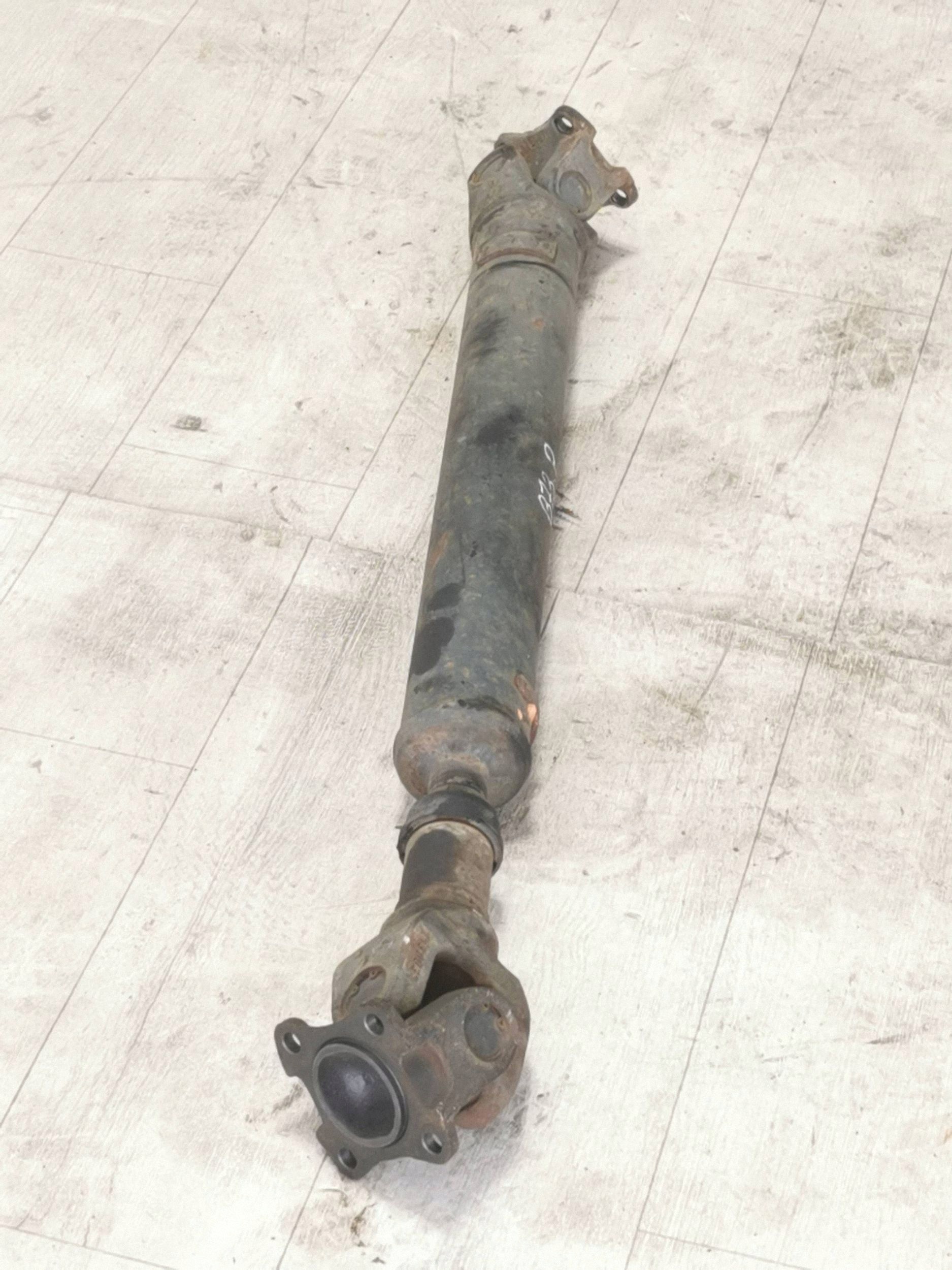 Vetävä akseli Nissan NP300 Navara D40 2130037