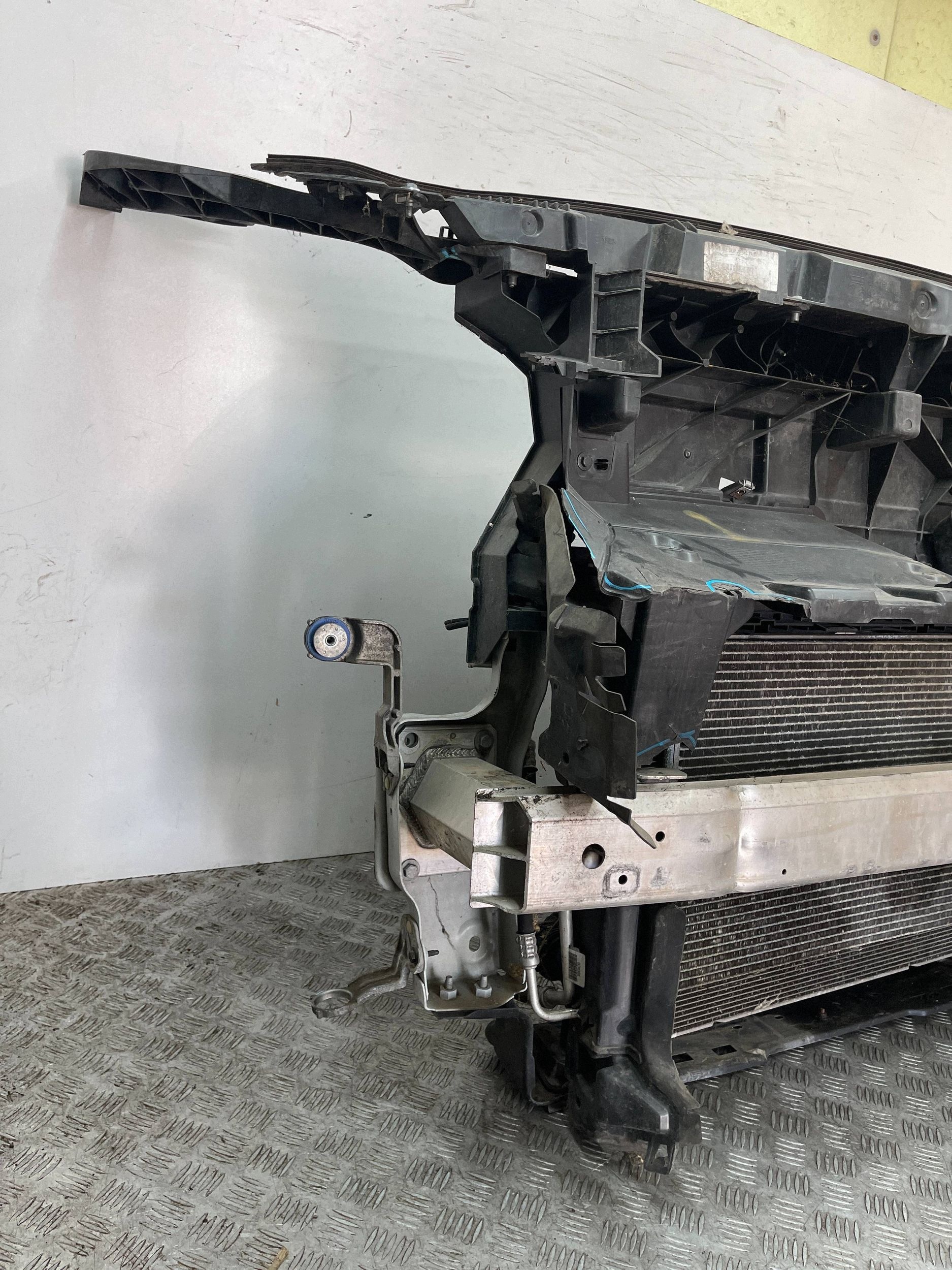 Jäähdyttimen vahvike etuosa Citroen Jumpy III 1.5 BlueHDi