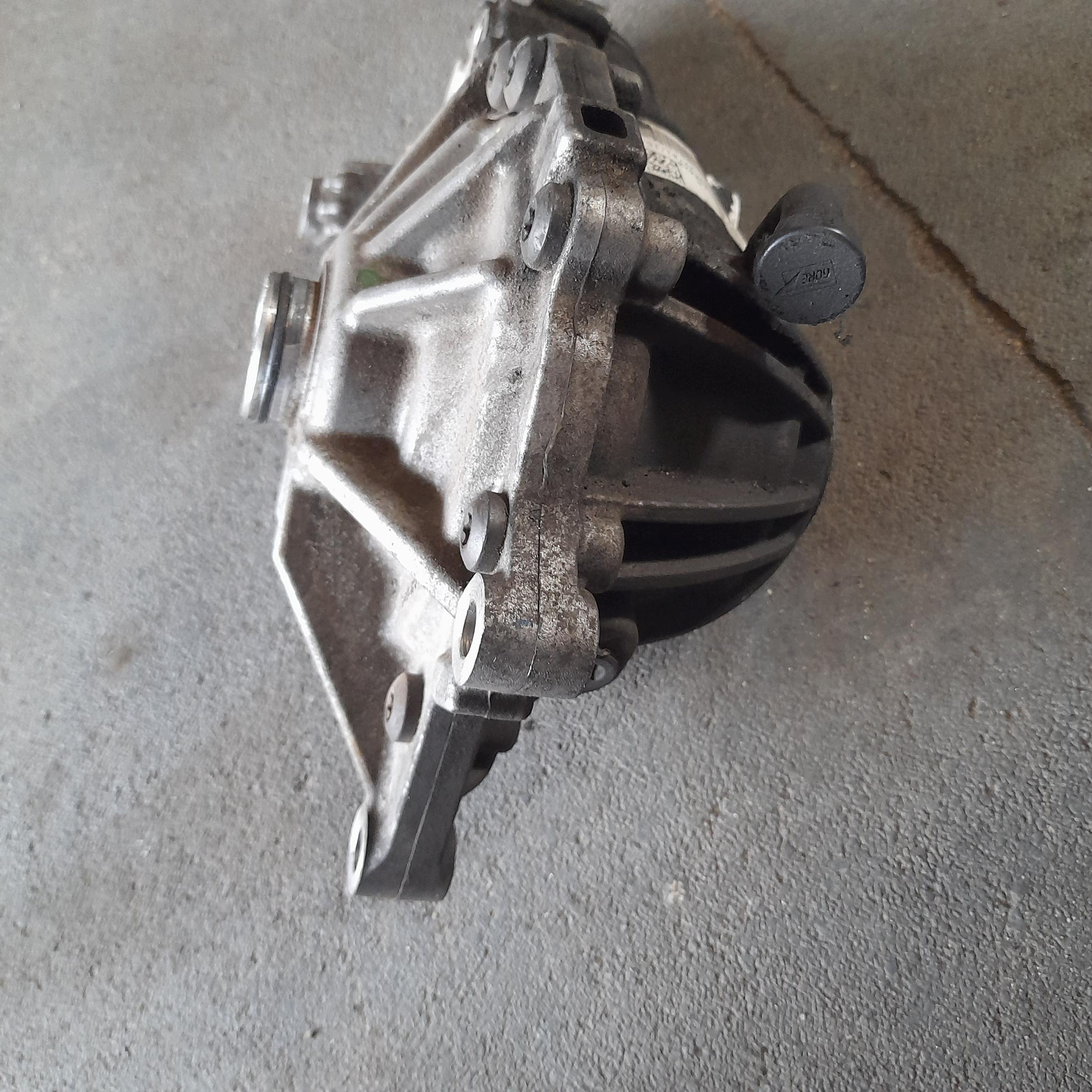 Differential Jaguar XE X760 2.0D AWD image 3