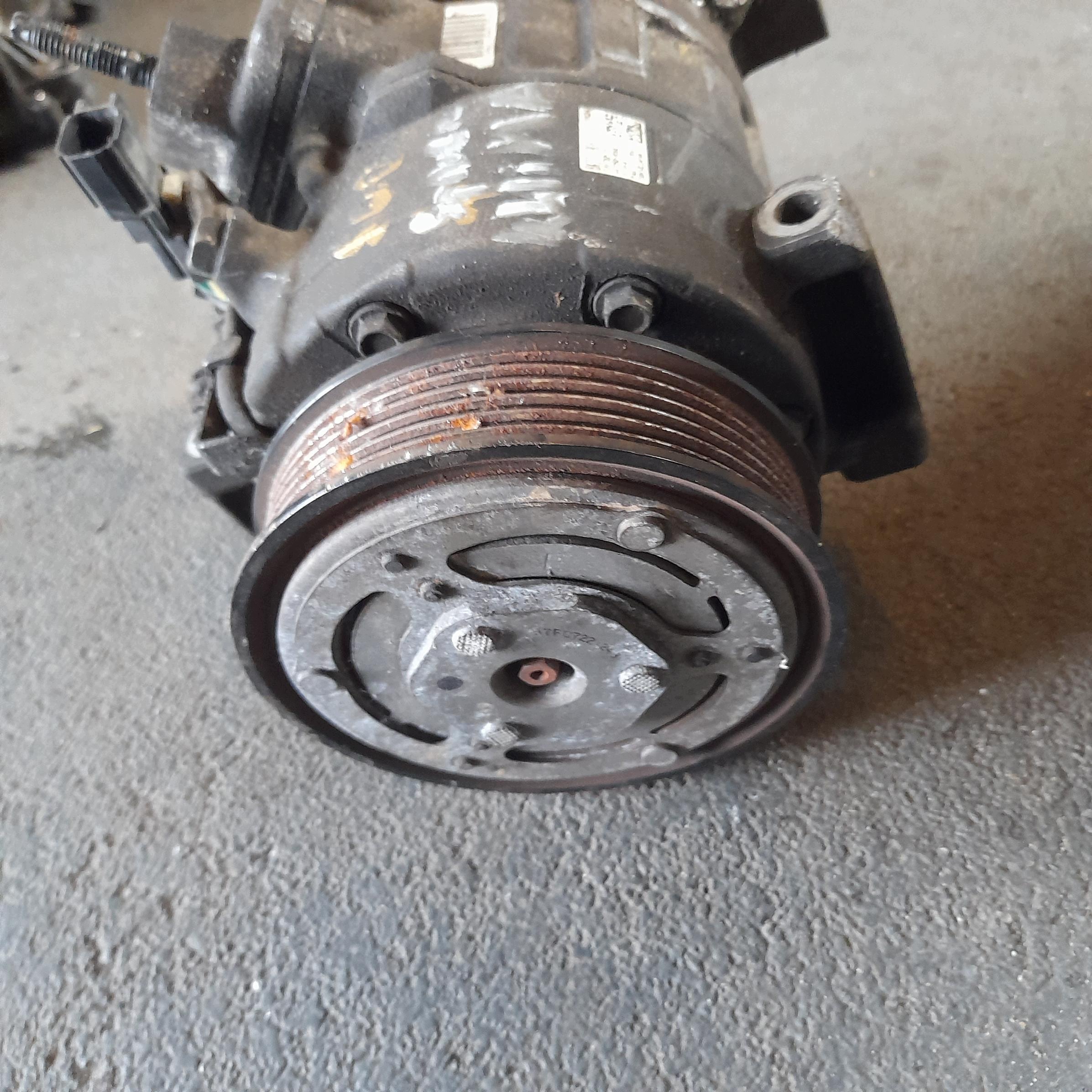Airconditioning Compressor Ford Transit Custom image 3