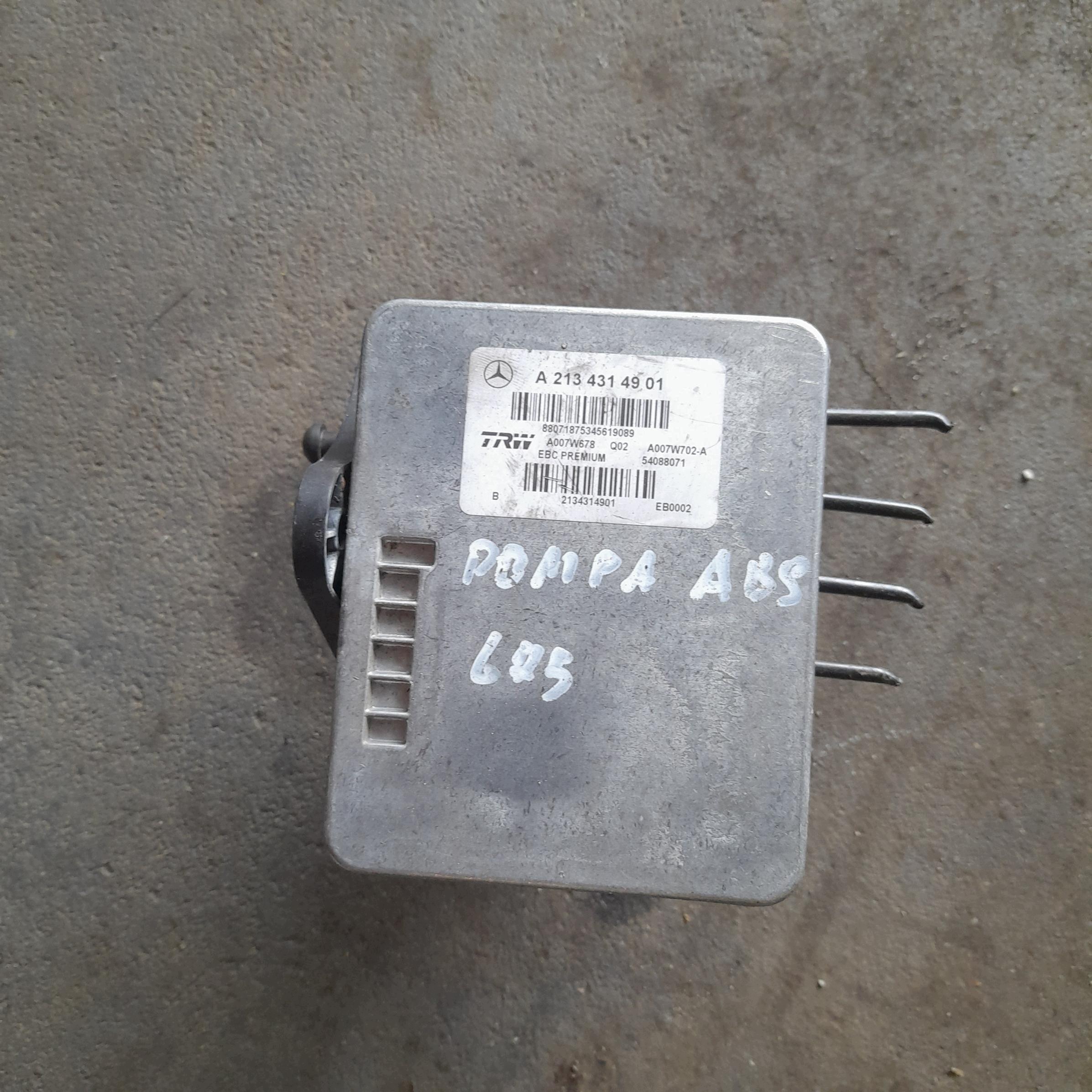 ABS-ESP-pumppu Mercedes W213 W238 A2134314901