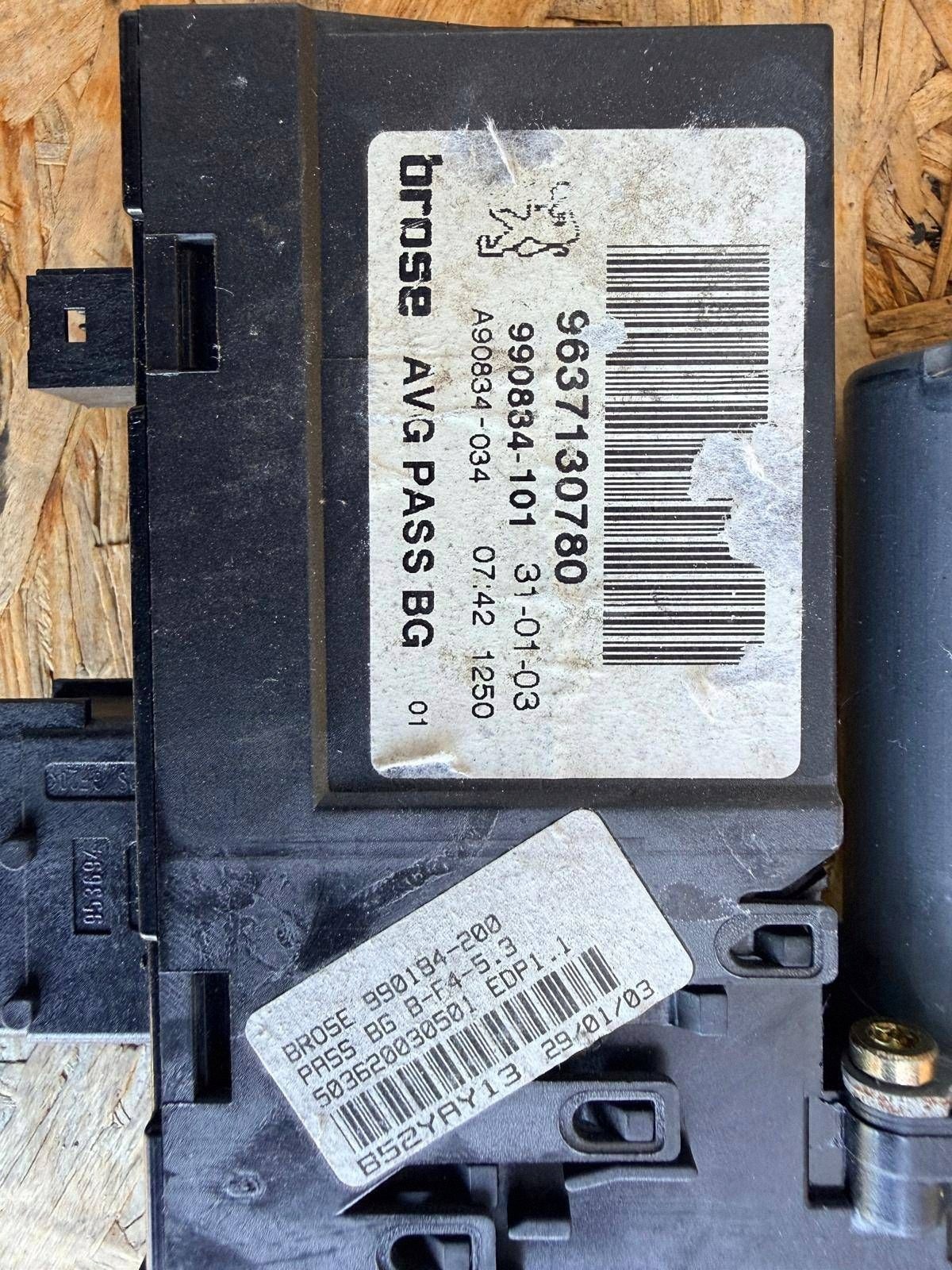 Motor de Vidro Esquerdo Dianteiro Peugeot 307 9637130780 image 3
