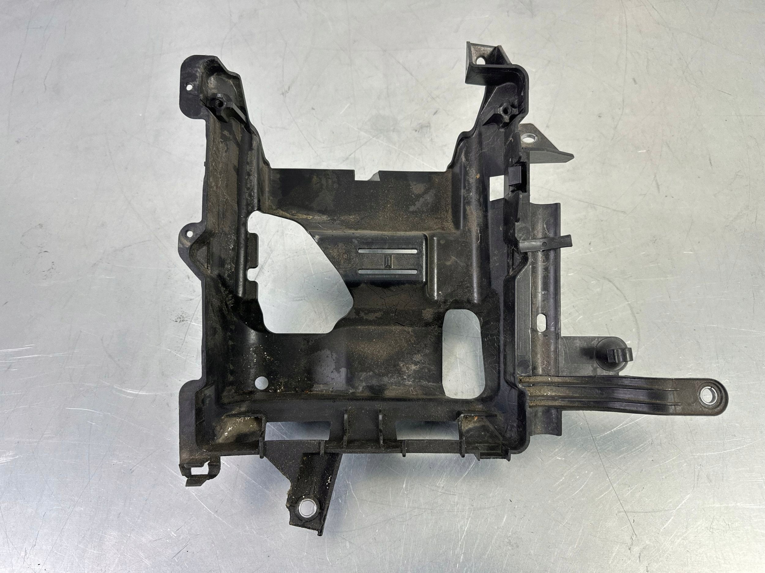 Audi A5 2024 Supporto ECU 8W0907649A image 3