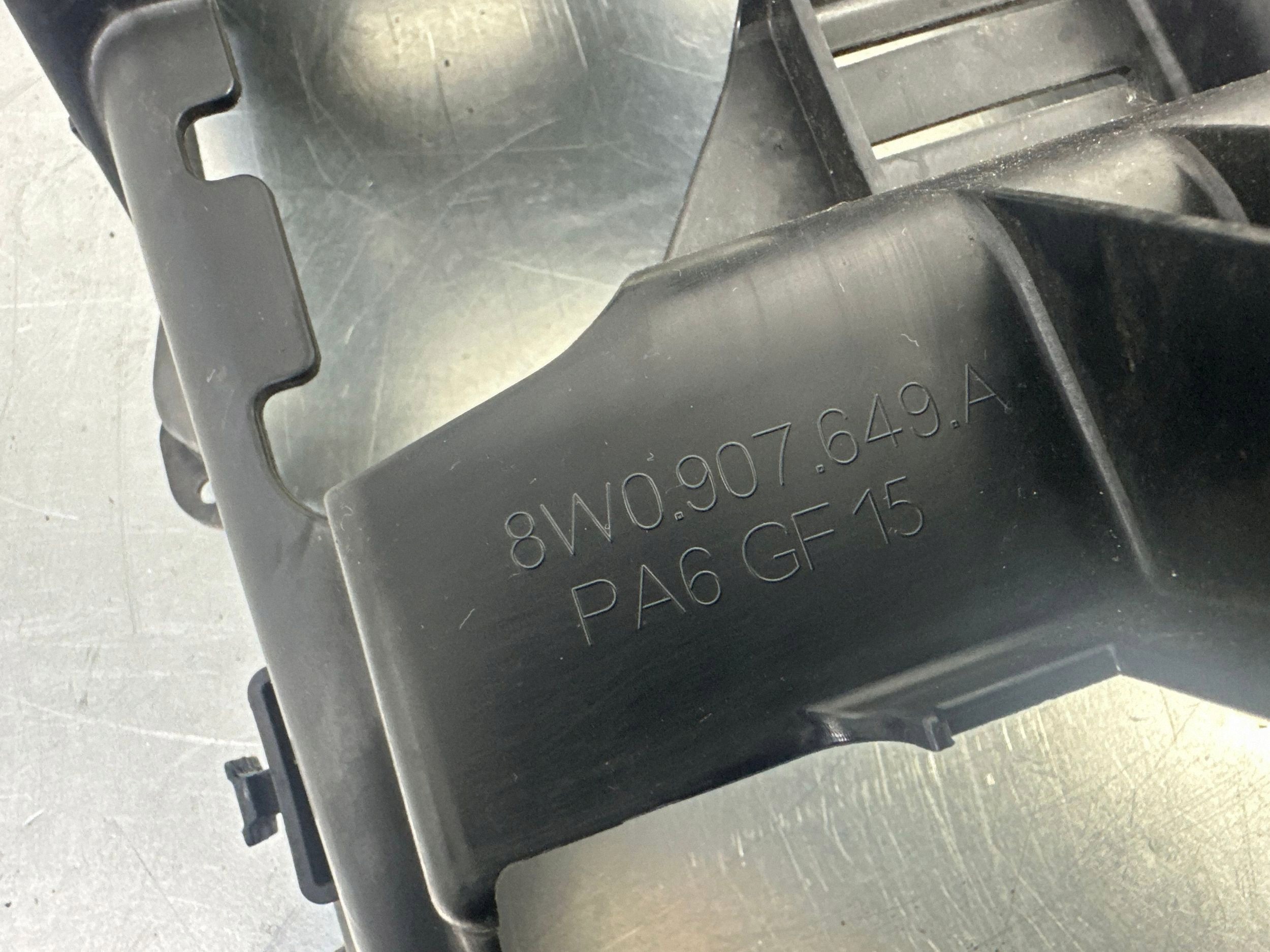 Audi A5 2024 Supporto ECU 8W0907649A image 5