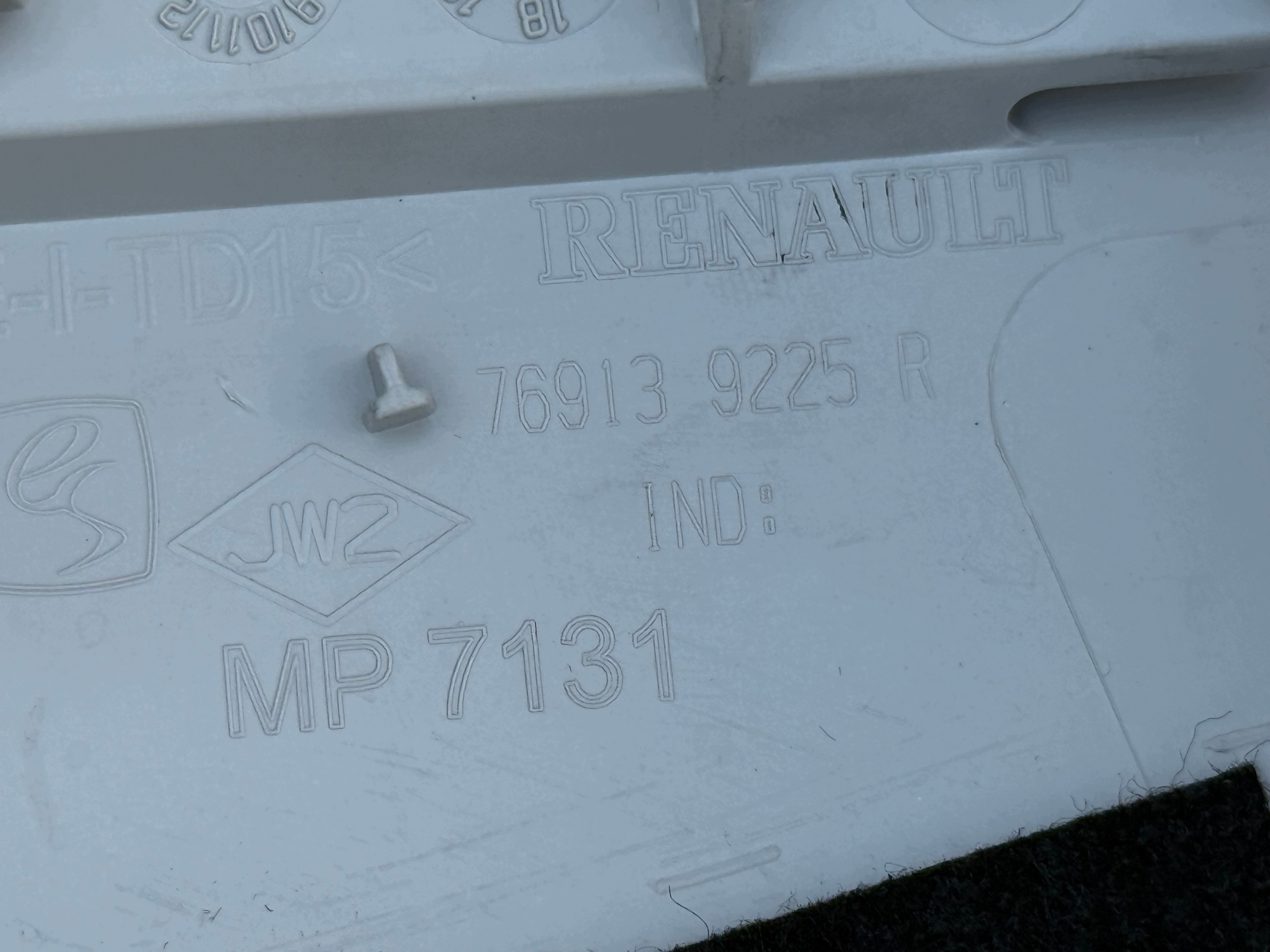 Cache montant droit Renault Talisman 769139225R image 4