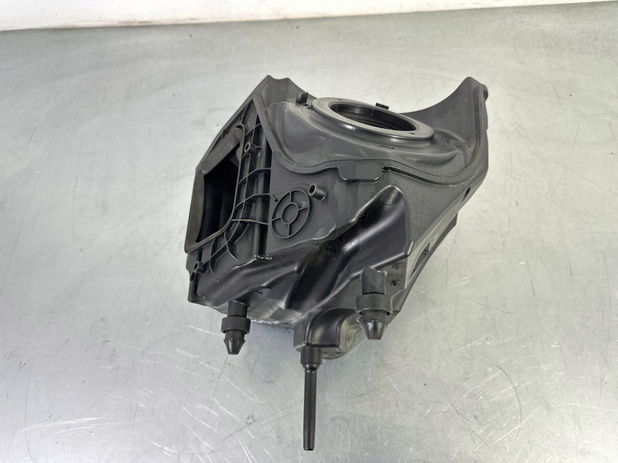 Audi OE 8W0133835T Luftfiltergehäuse image 3