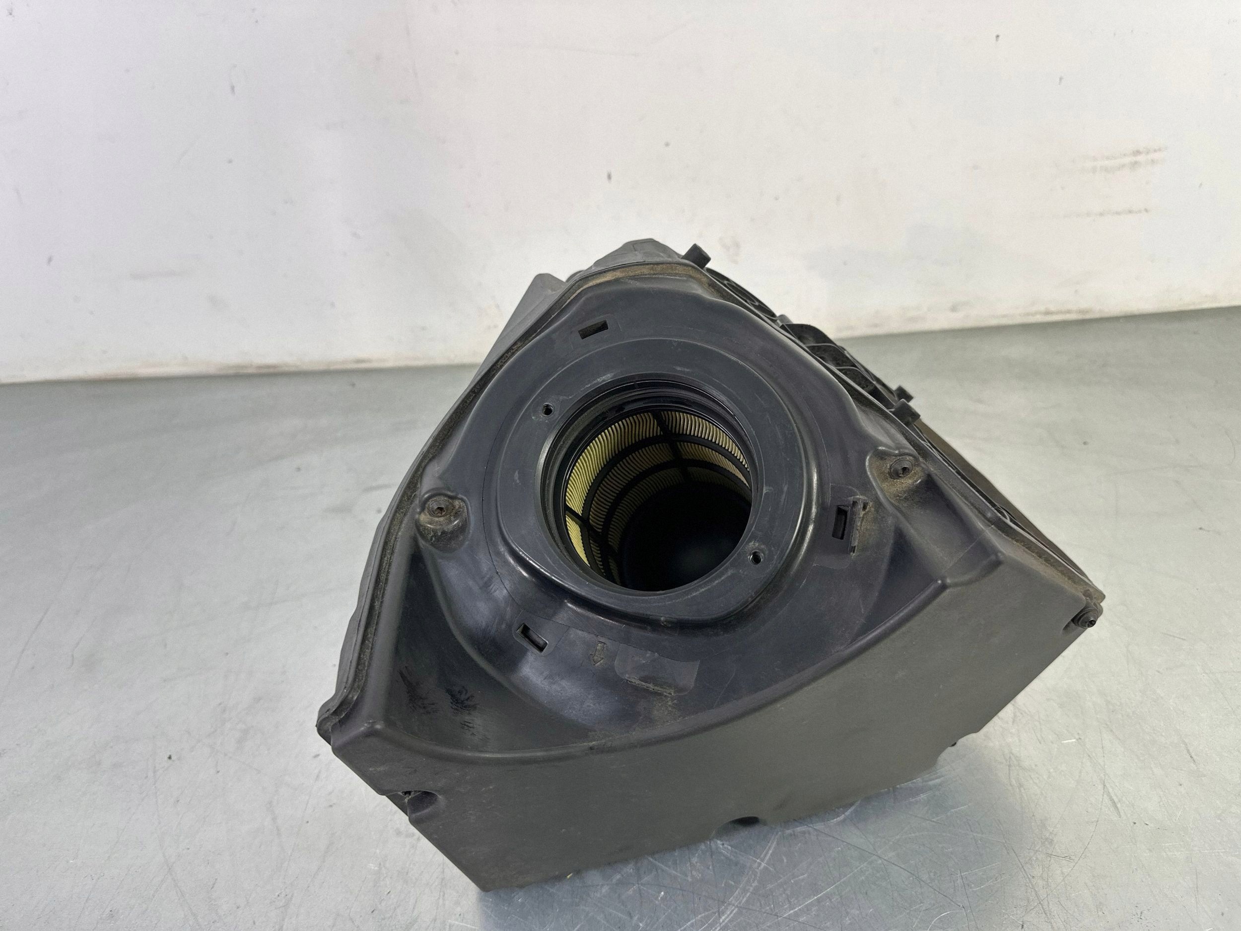 Audi OE 8W0133835T Luftfiltergehäuse image 5