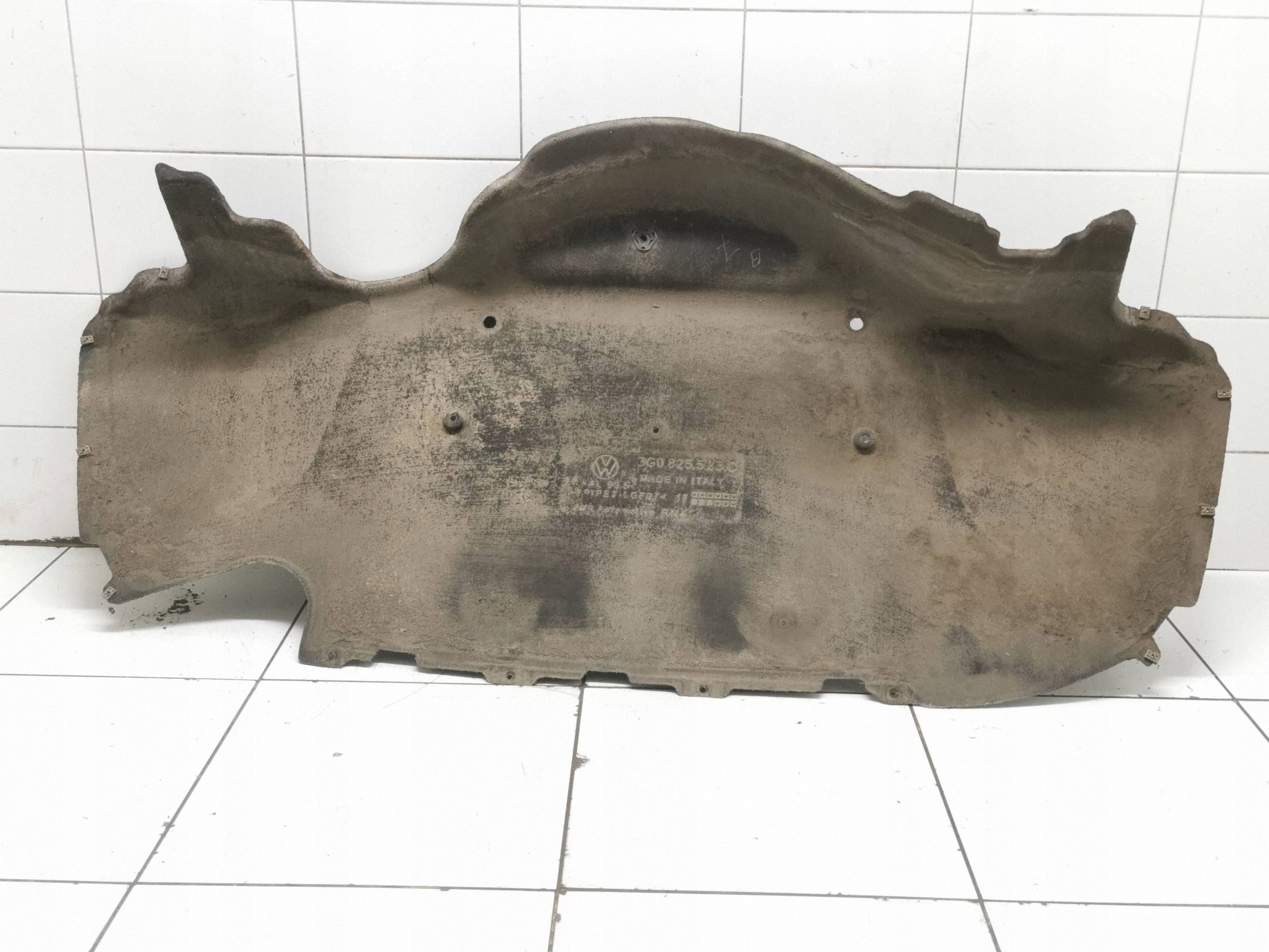 2017 VW Passat B8 Rear Underbody Shield 3G0825523