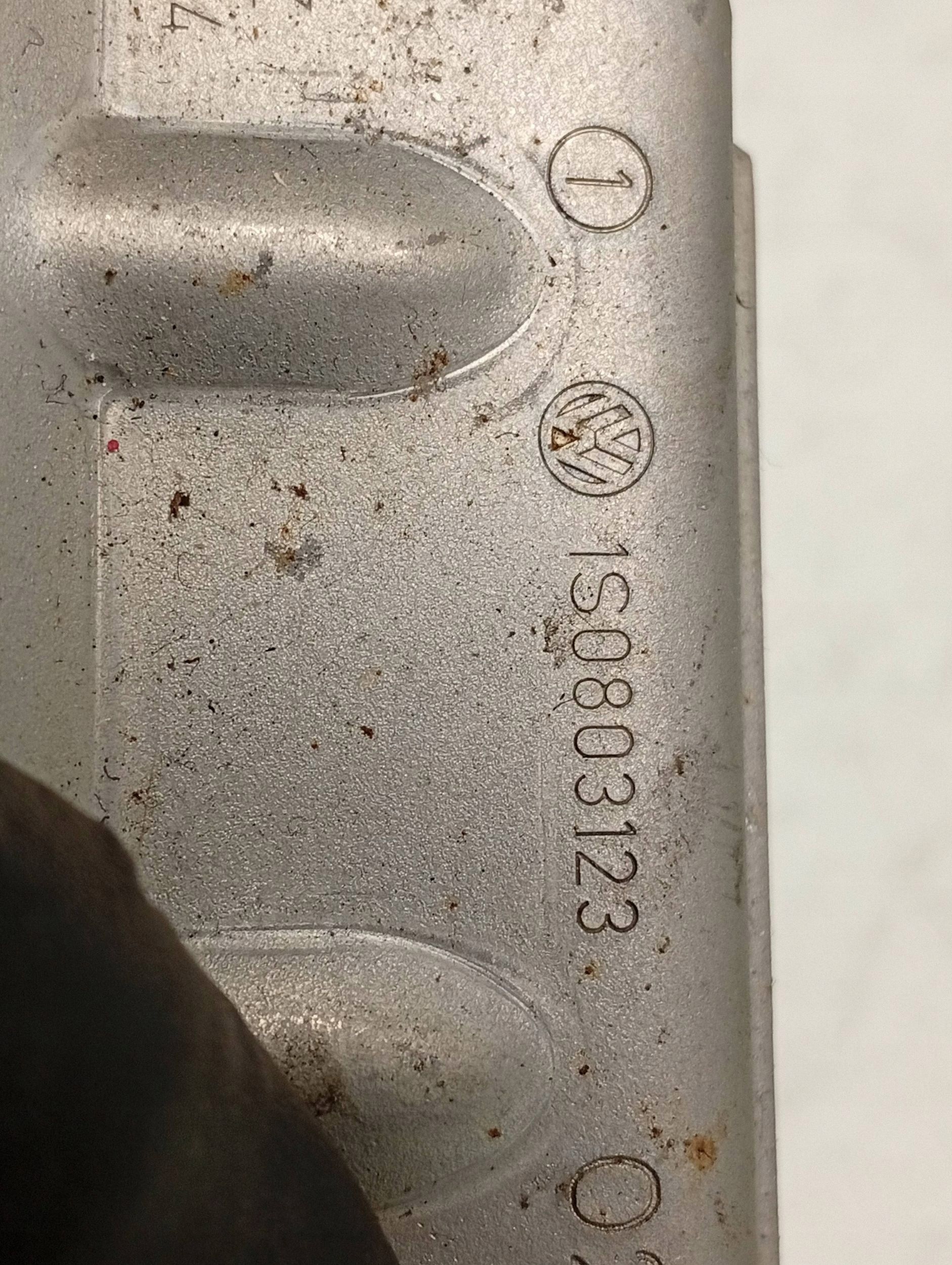 Batteriehalter VW Passat B8 1S0803123 image 3