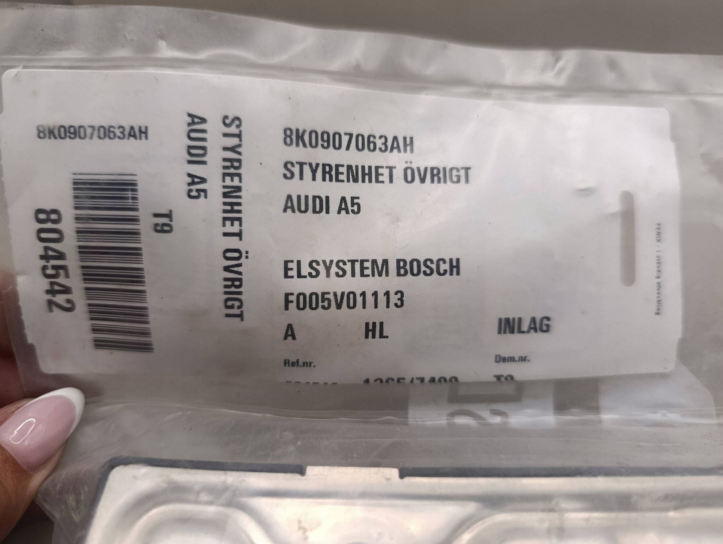 Mukavuusmoduuli Audi A4 B8 A5 8T 8K0907063AH