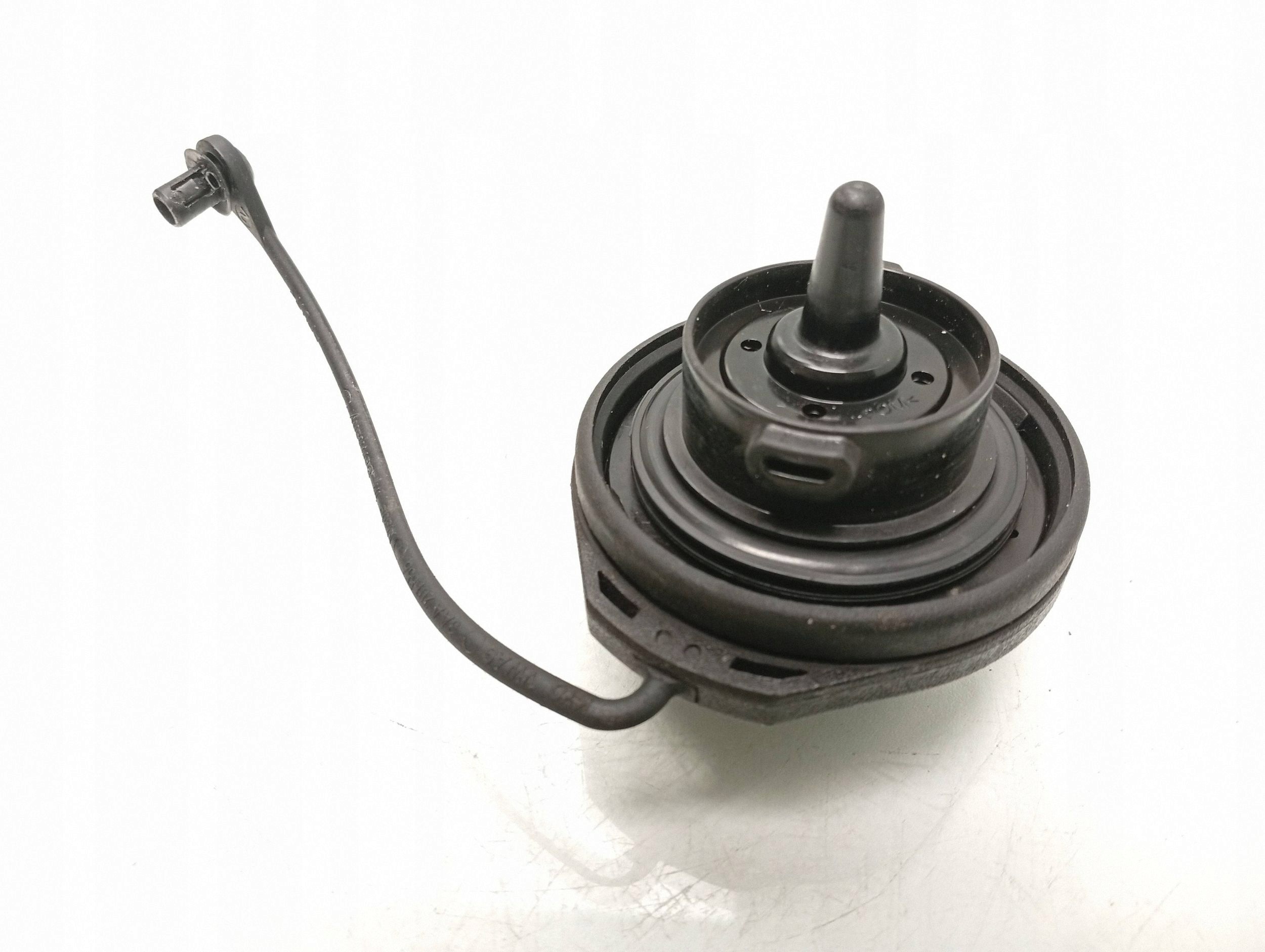 Bouchon de réservoir VW Passat B8 3AA201556 image 3