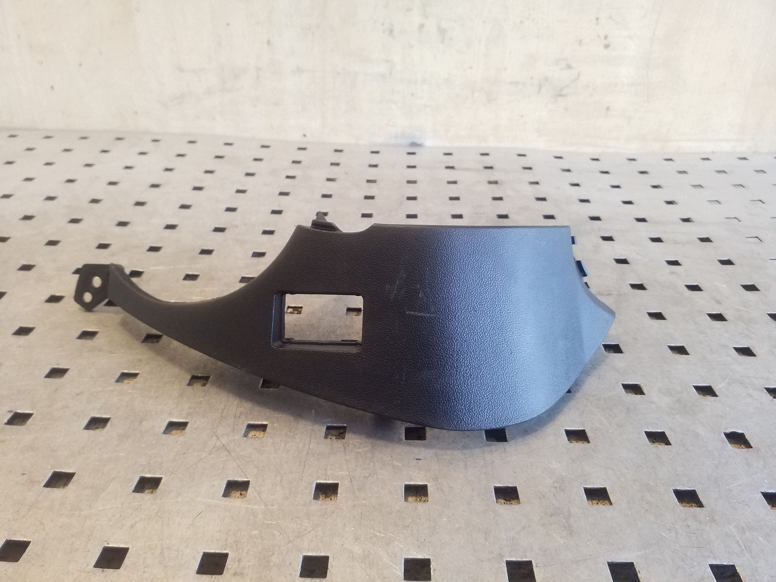 HYUNDAI IX35 OTHER INTERNAL PART 847302Y8009P