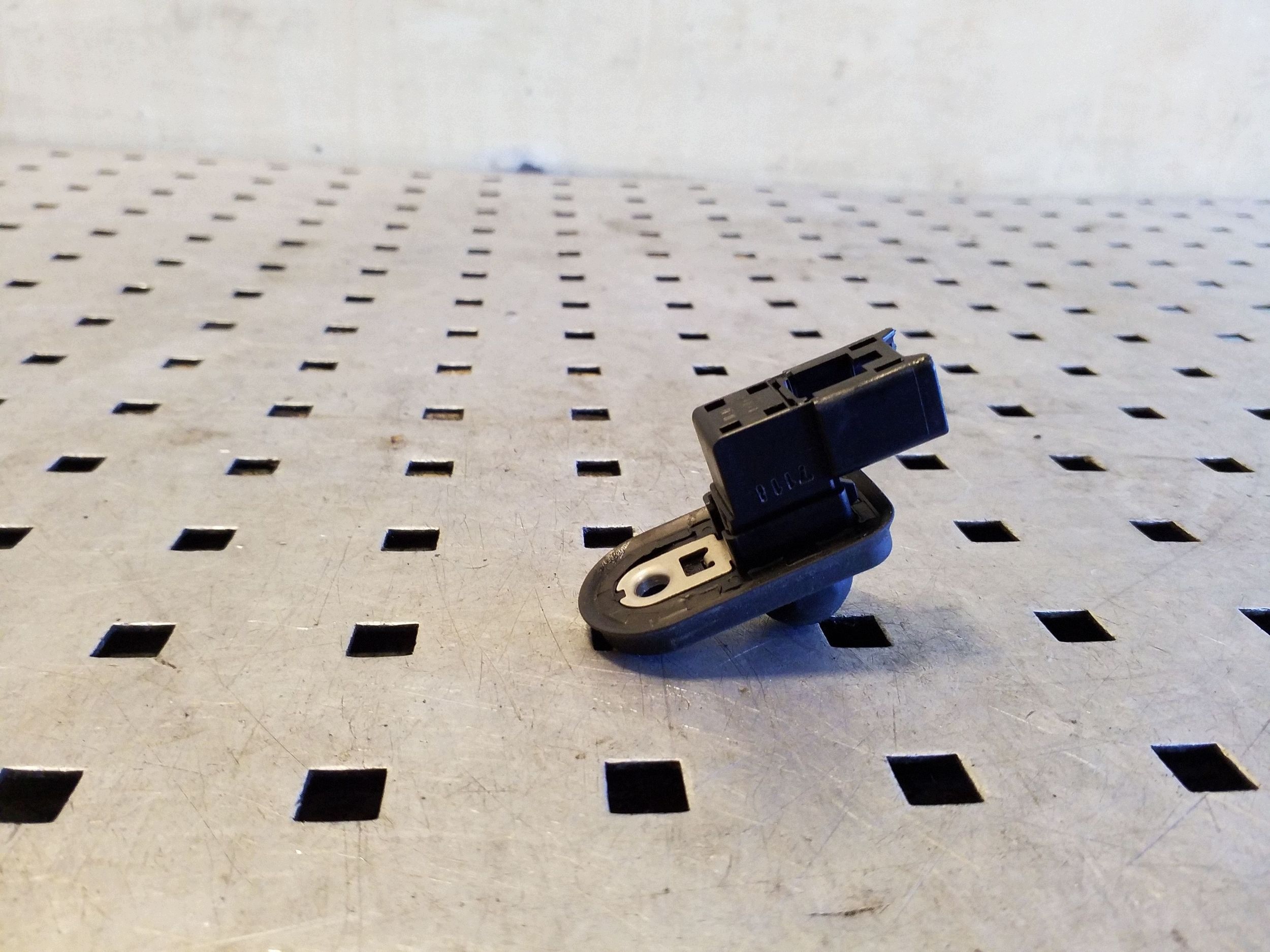 Sensor de Abertura da Porta Traseira Esquerda Mitsubishi Outlander CS253 image 3