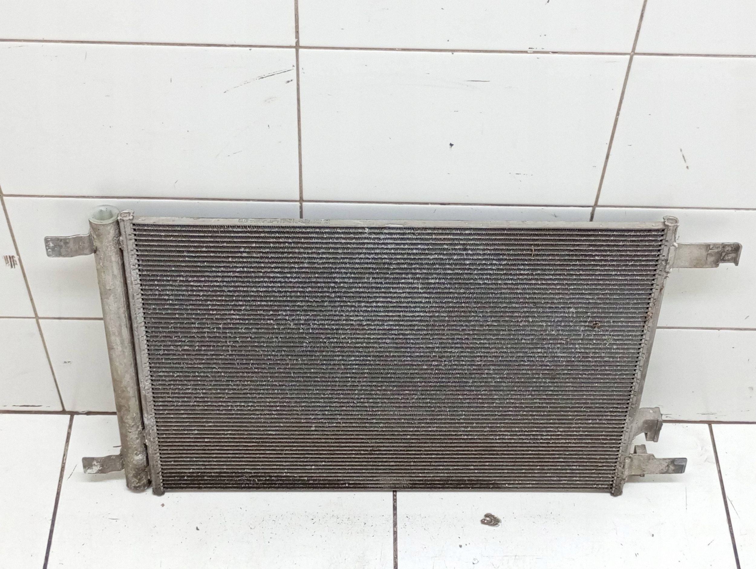 Condenseur clim VW Passat B8 5Q0816411B image 4