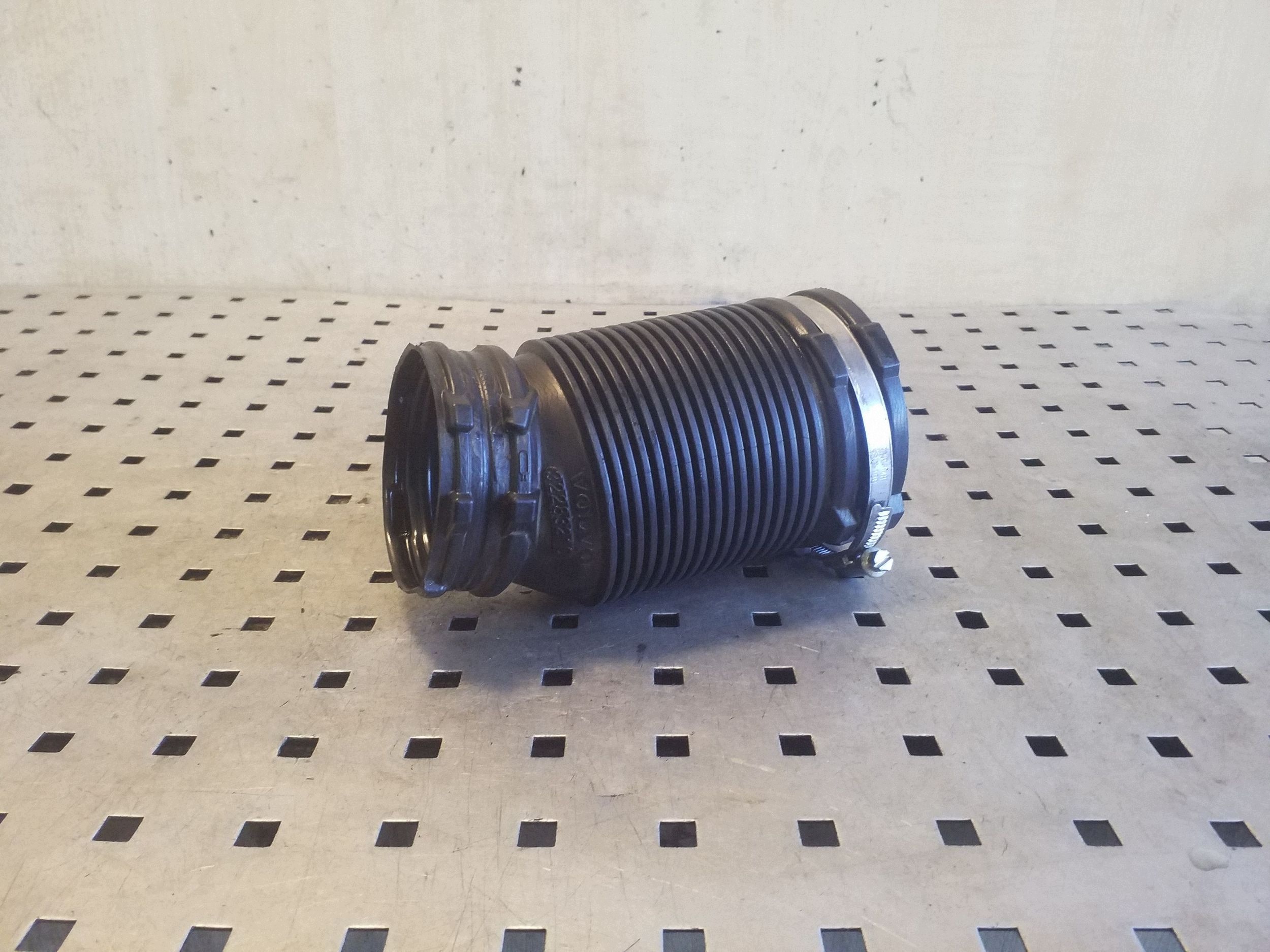 Volvo XC90 Durite Turbo 32283210 image 2