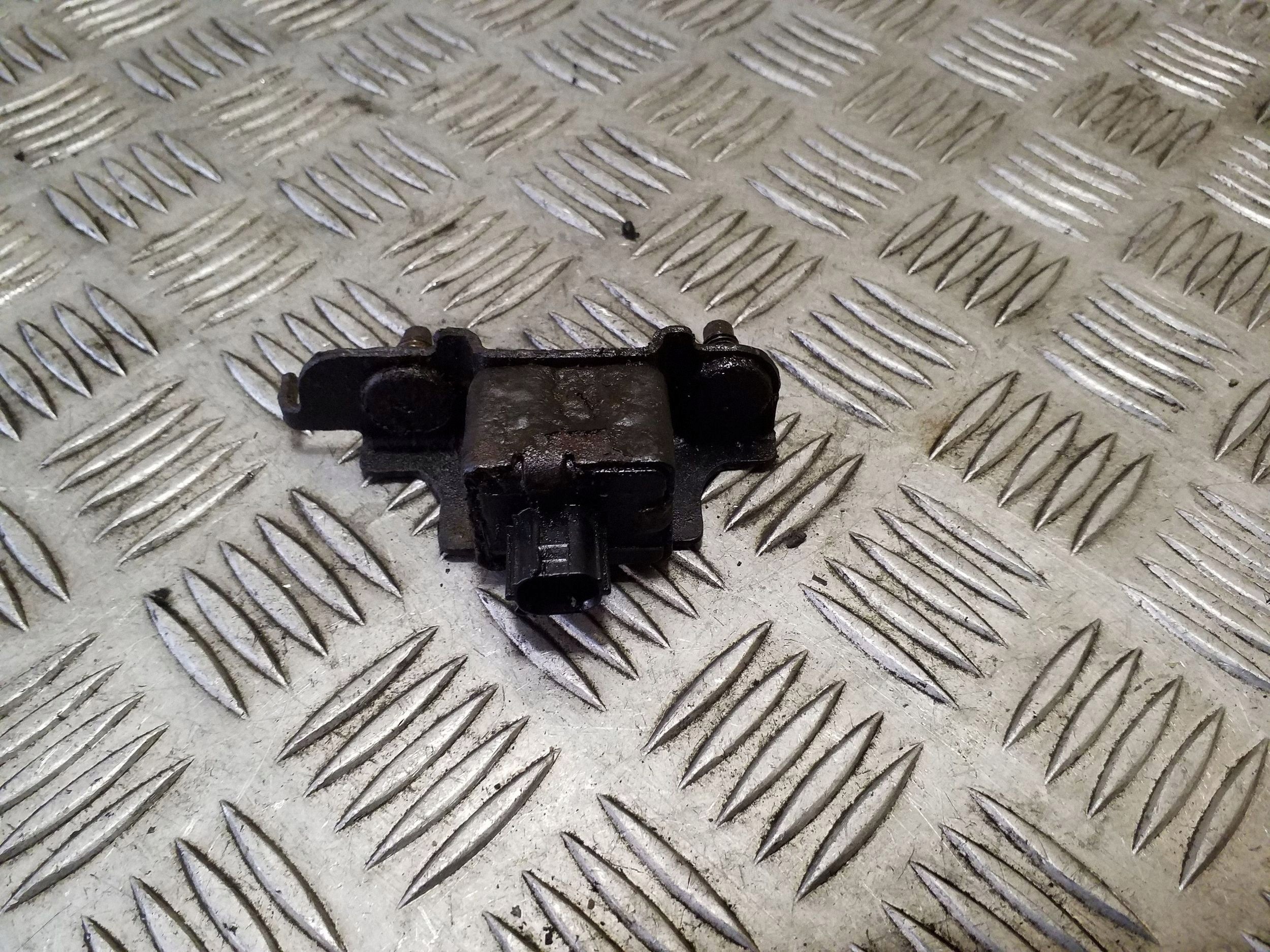 Capteur de choc Subaru Forester 98231SA000 image 3