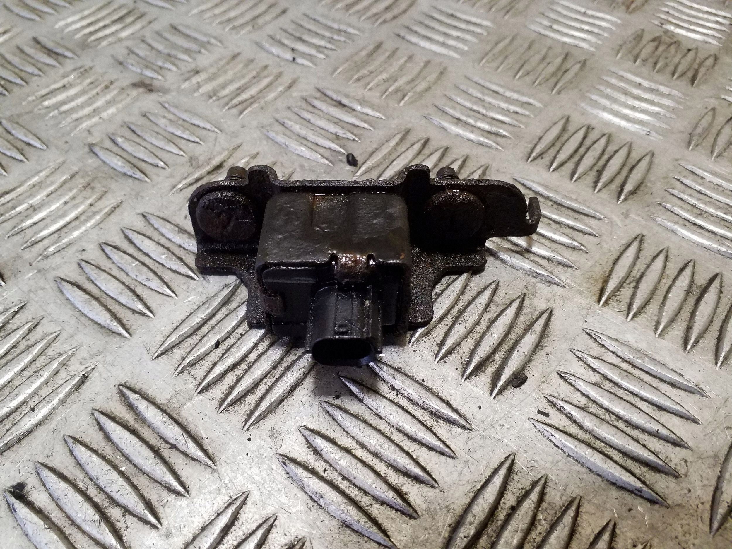 Sensor de Impacto Subaru Forester 98231SA010 image 5