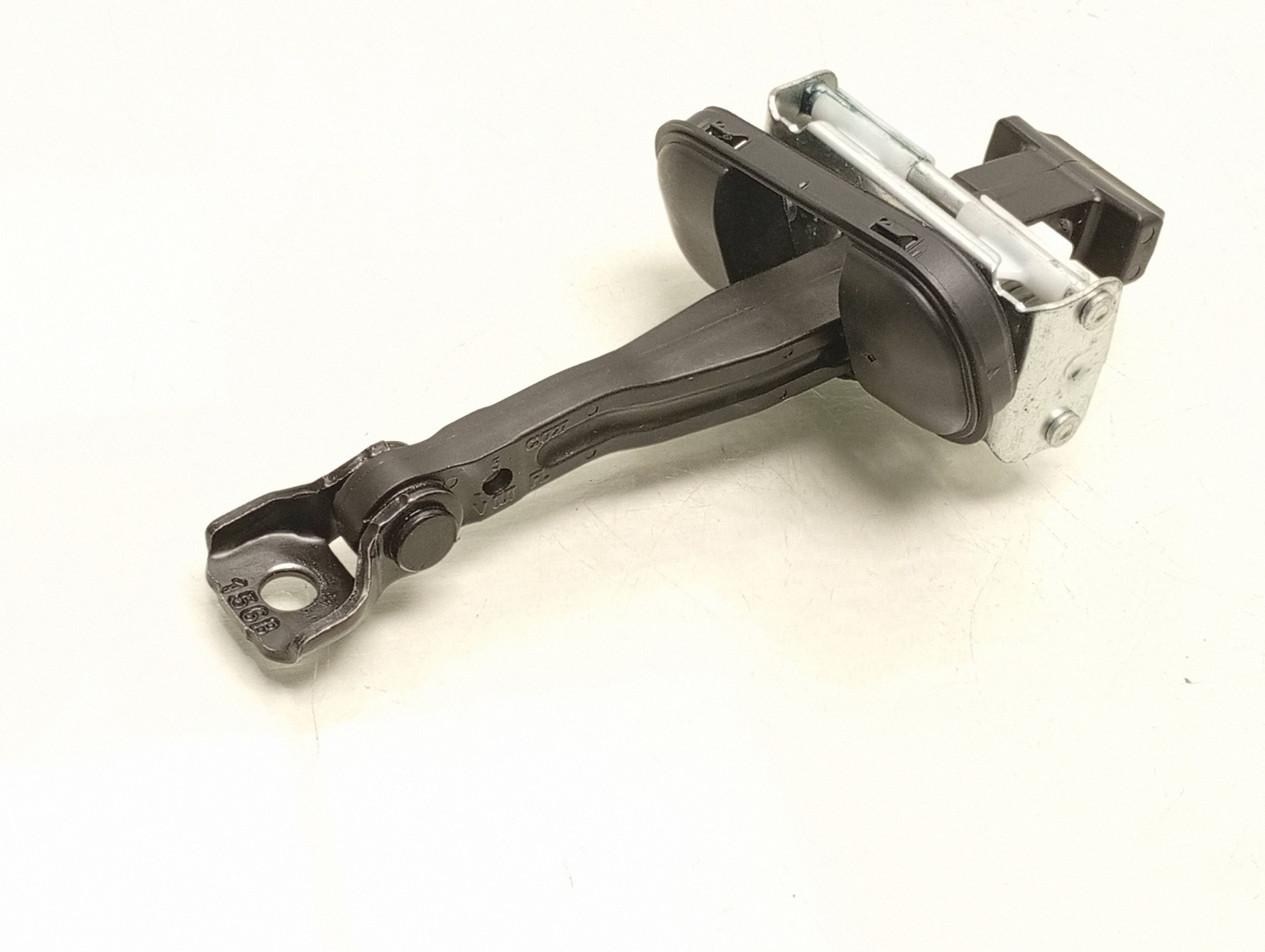 2024 Ford Mustang Mach-E etuoven rajoitin LB58S235A68AD