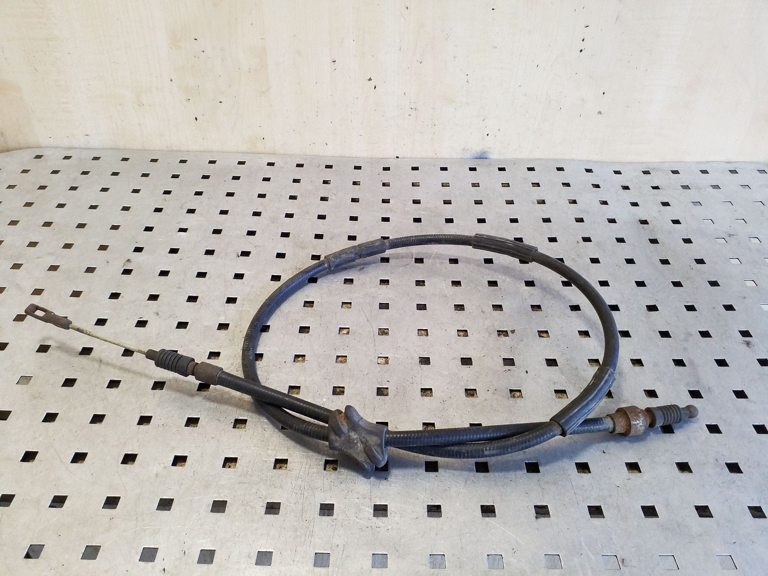Câble de frein à main Audi 80/90 S2 B4 droit image 2