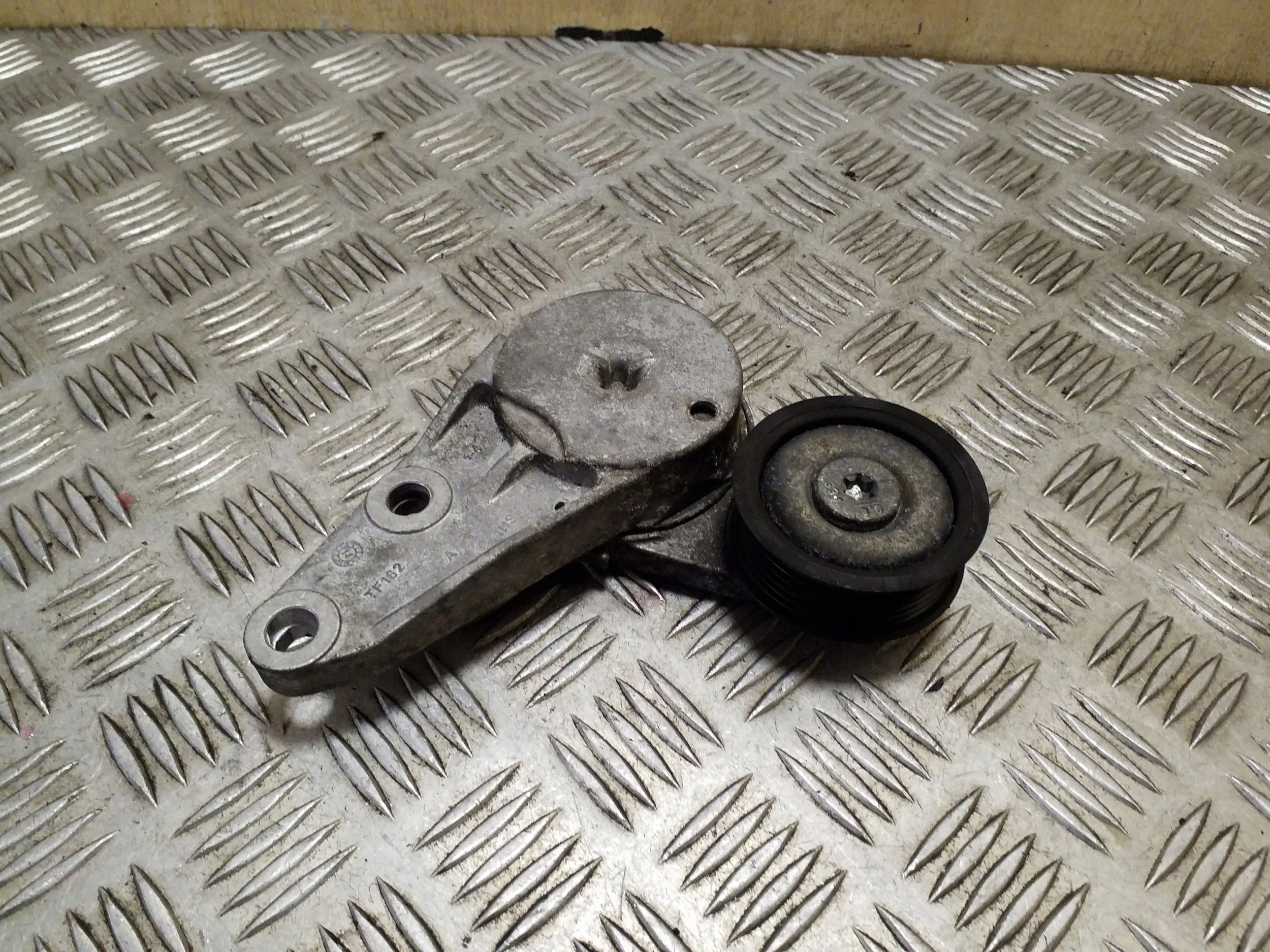 Ford C-MAX II 2012 Napinacz paska alternatora OEM DS7G6A228AA